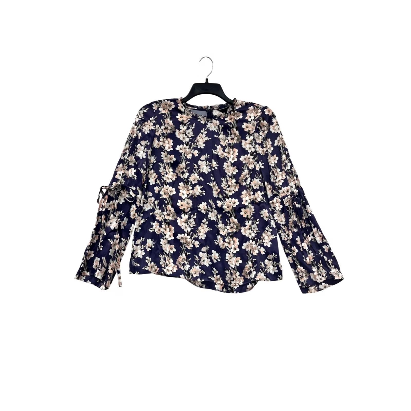 Club Monaco VINTAGE Club Monaco Blouse Floral Navy M Unisex Adults Crew Neck Long Sleeve Polyester Viscose Size M / US 6-8 / IT 42-44 - 2 Thumbnail