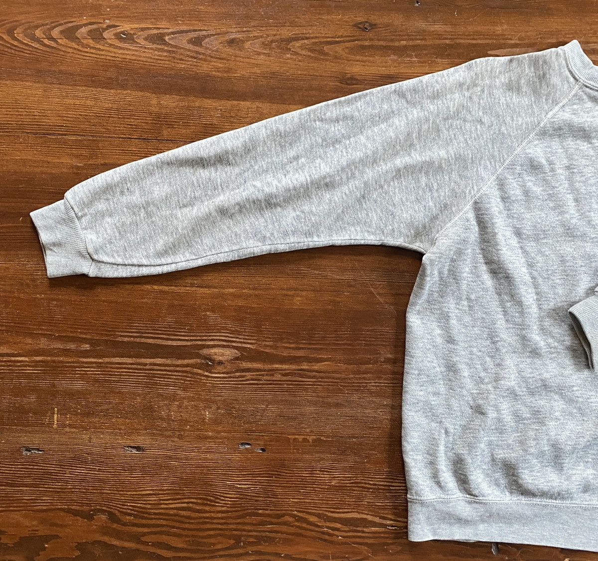 Disney × Mickey Mouse × Vintage Vintage 80’s Mickey Mouse Grey Raglan Crewneck Sweatshirt Size US M / EU 48-50 / 2 - 11 Thumbnail