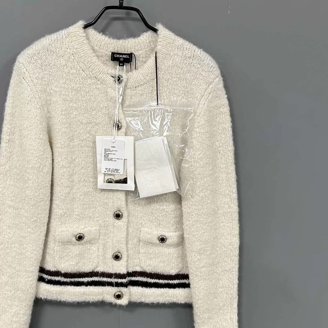 Chanel Chanel 25 New Ski Collection Cashmere Jacket Size 34 Size XS / US 0-2 / IT 36-38 - 2 Thumbnail
