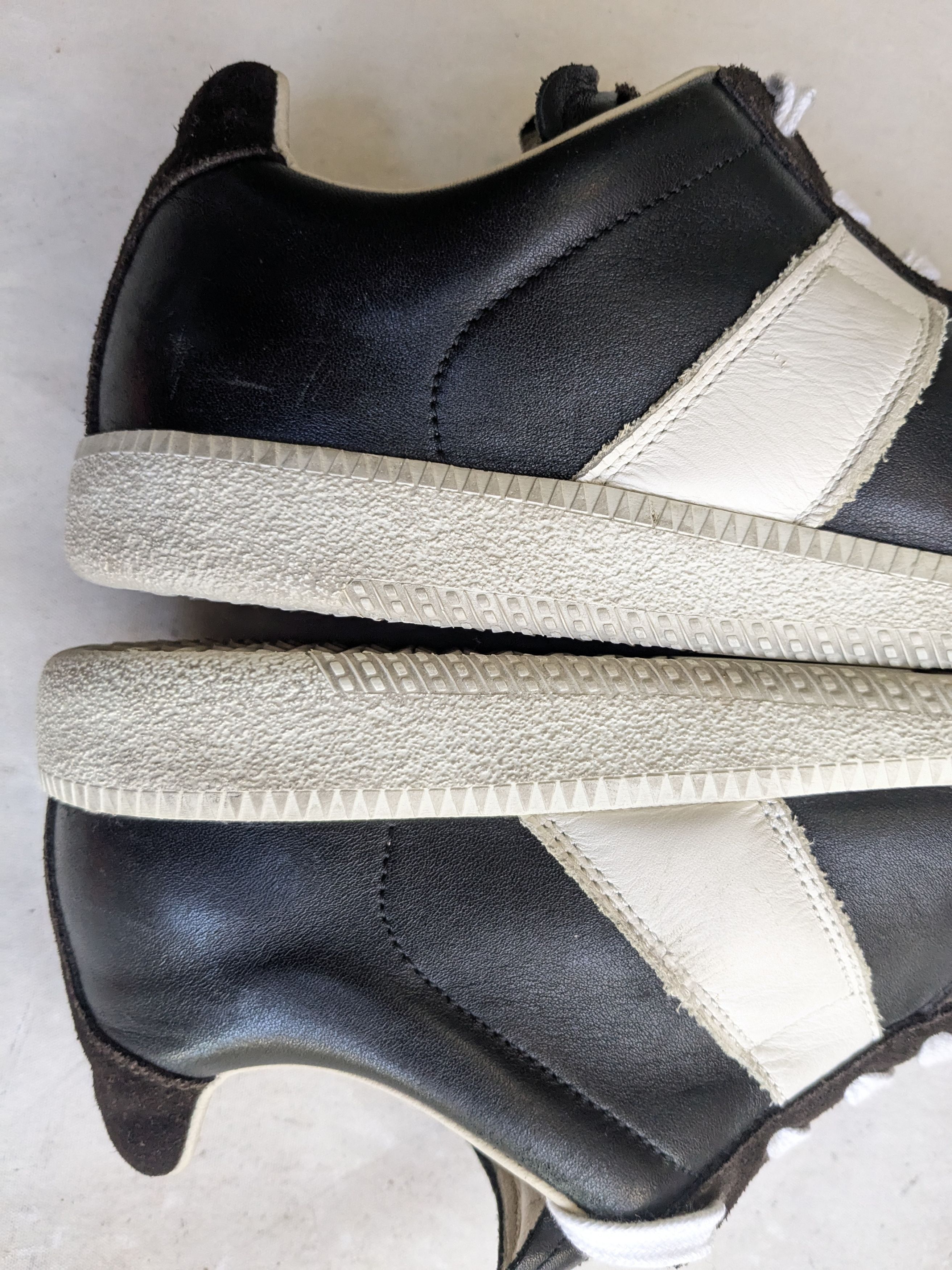 Maison Margiela Maison Margiela Gat Sneaker Low Black White 40 7 Suede Size US 7 / EU 40 - 11 Thumbnail