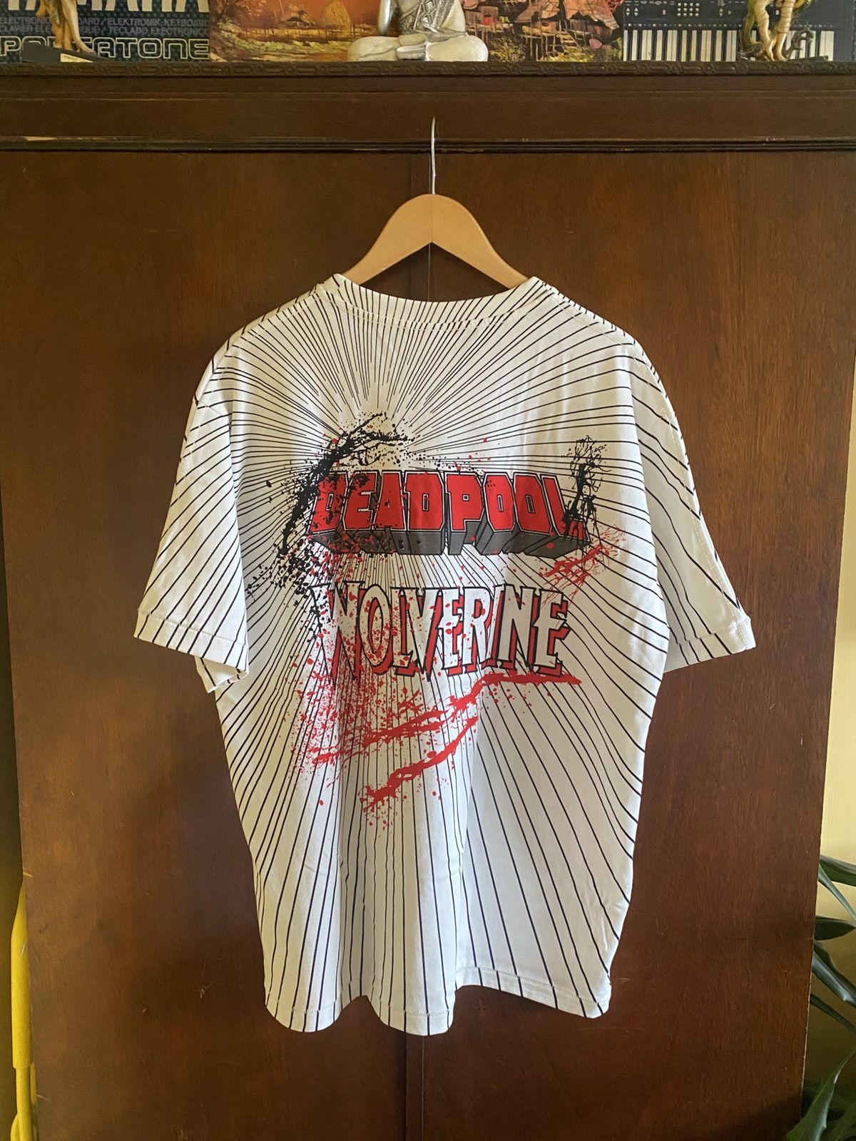 Other Chronic Images Deadpool Vs Wolverine AOP T Shirt - Marvel Size US XL / EU 56 / 4 - 6 Thumbnail