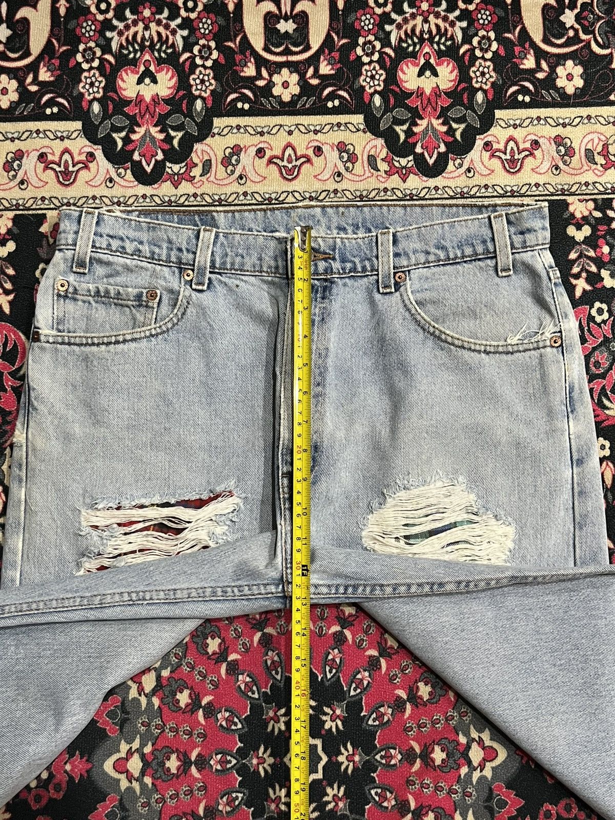 Vintage Vintage 90s Levi’s 505 Batwing Regular Straight Trashed Jean Size US 36 / EU 52 - 14 Thumbnail