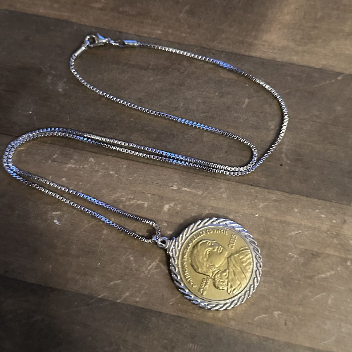 Other American Indian Relief Council 2015 coin pendant necklace Size ONE SIZE - 4 Thumbnail