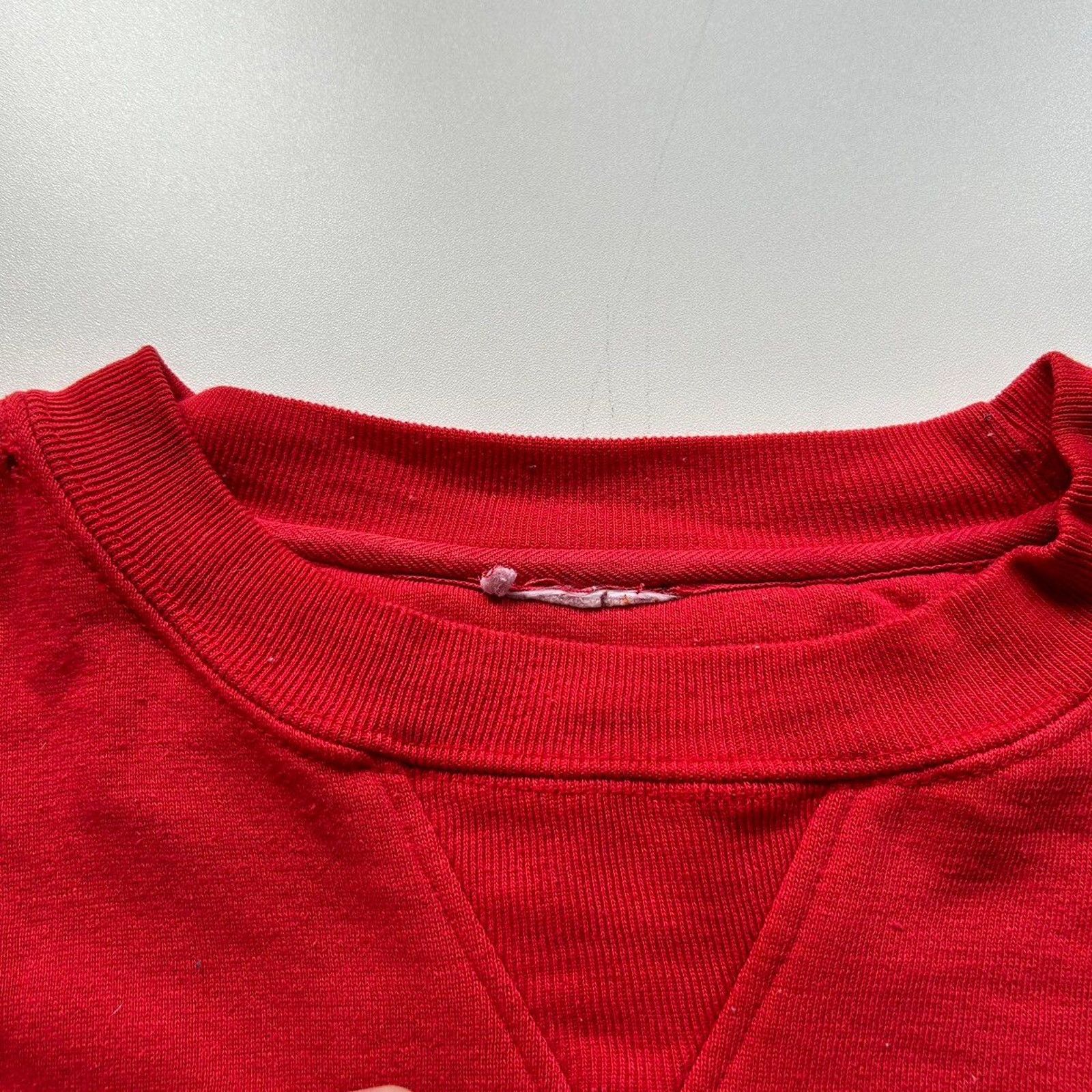 NBA × Vintage Vintage 1990s Chicago Bulls NBA Claw Graphic Crewneck Red XL Size US L / EU 52-54 / 3 - 3 Thumbnail