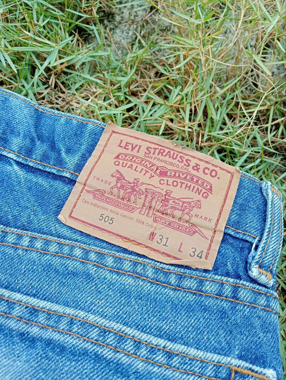 Levi's Vintage Clothing Vintage Levi's 505 Distressed Jeans - Size 31 Size US 31 - 13 Thumbnail