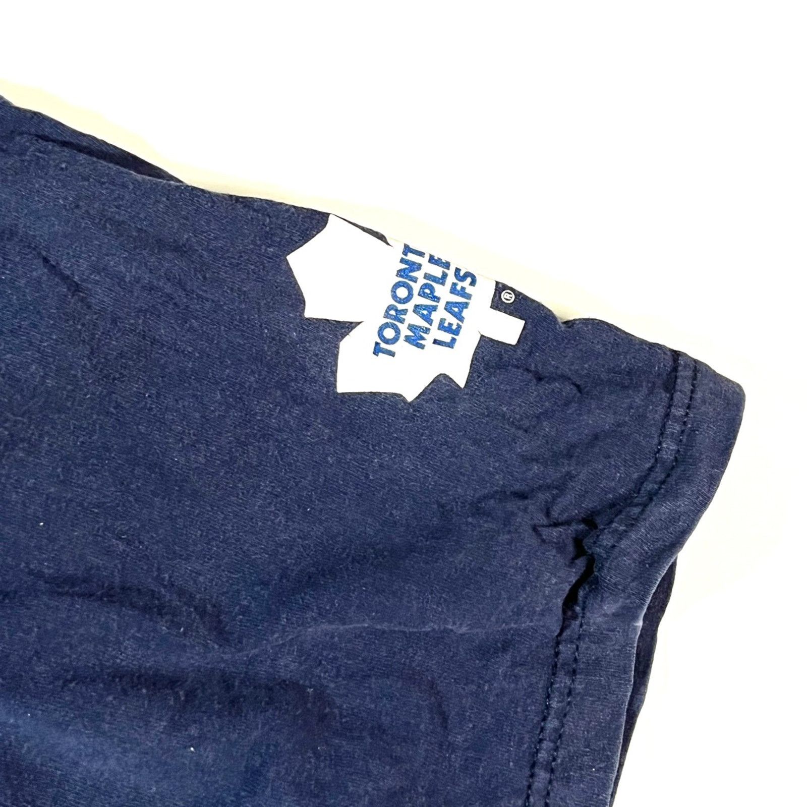 Vintage 2000’s Puma NHL Toronto Maple Leafs Graphic Tshirt L / XL Size US XL / EU 56 / 4 - 7 Thumbnail