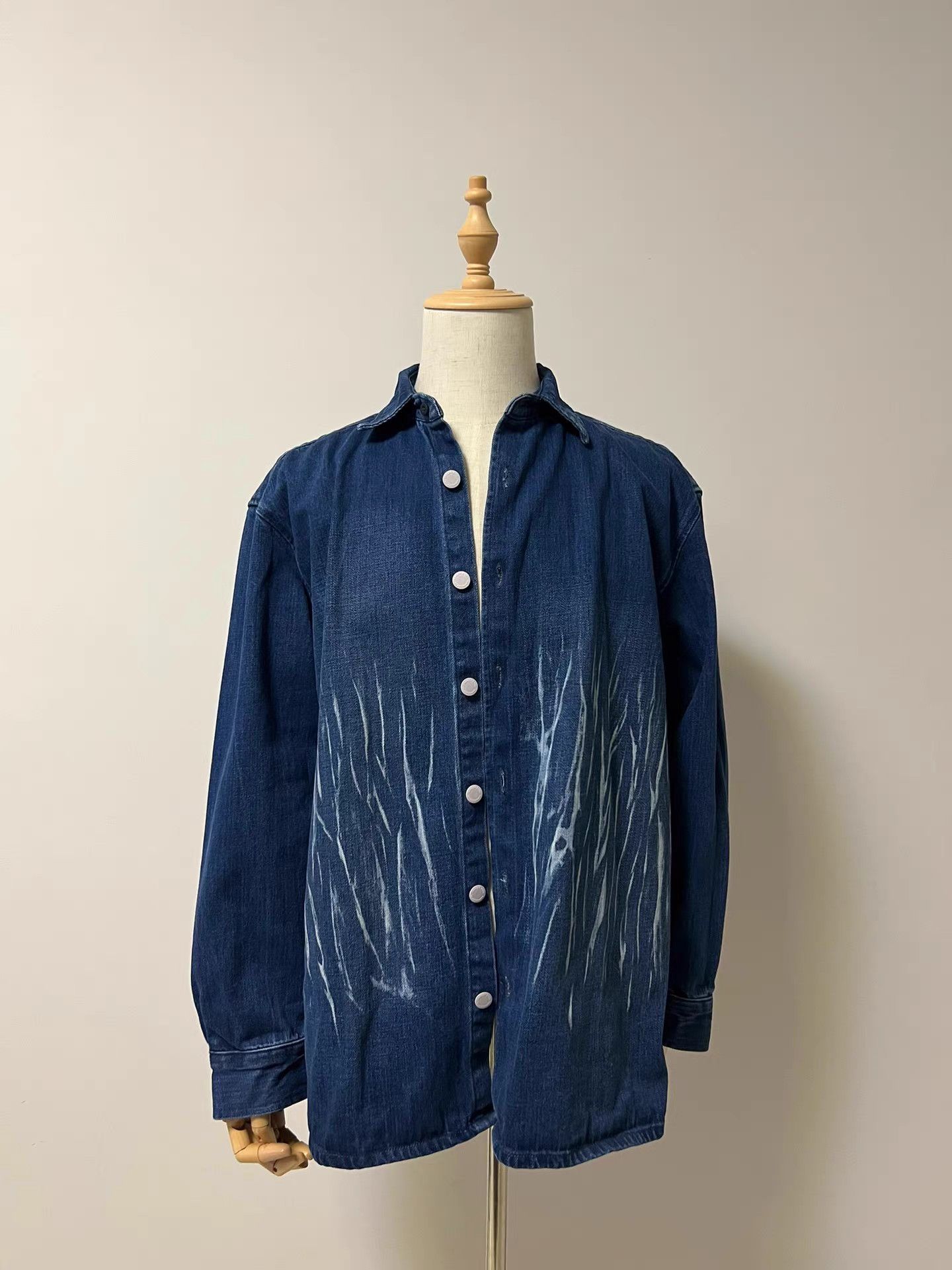 Xander Zhou Xander Zhou Men's Wavy Print Denim Shirt Jacket K9 Size US L / EU 52-54 / 3 - 1 Thumbnail