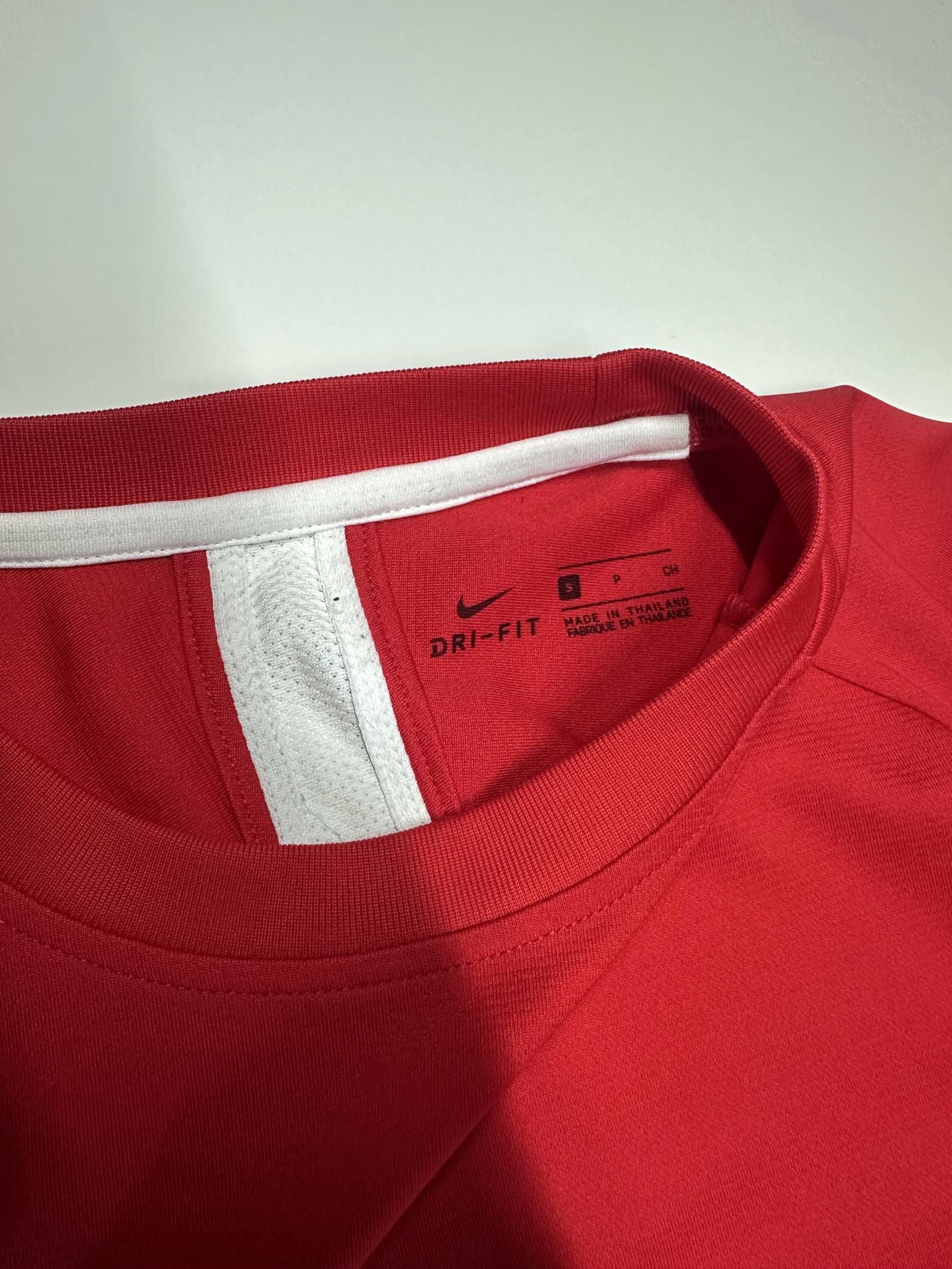 Nike Nike Red Sports T-Shirt - Short Sleeve Size US S / EU 44-46 / 1 - 5 Thumbnail