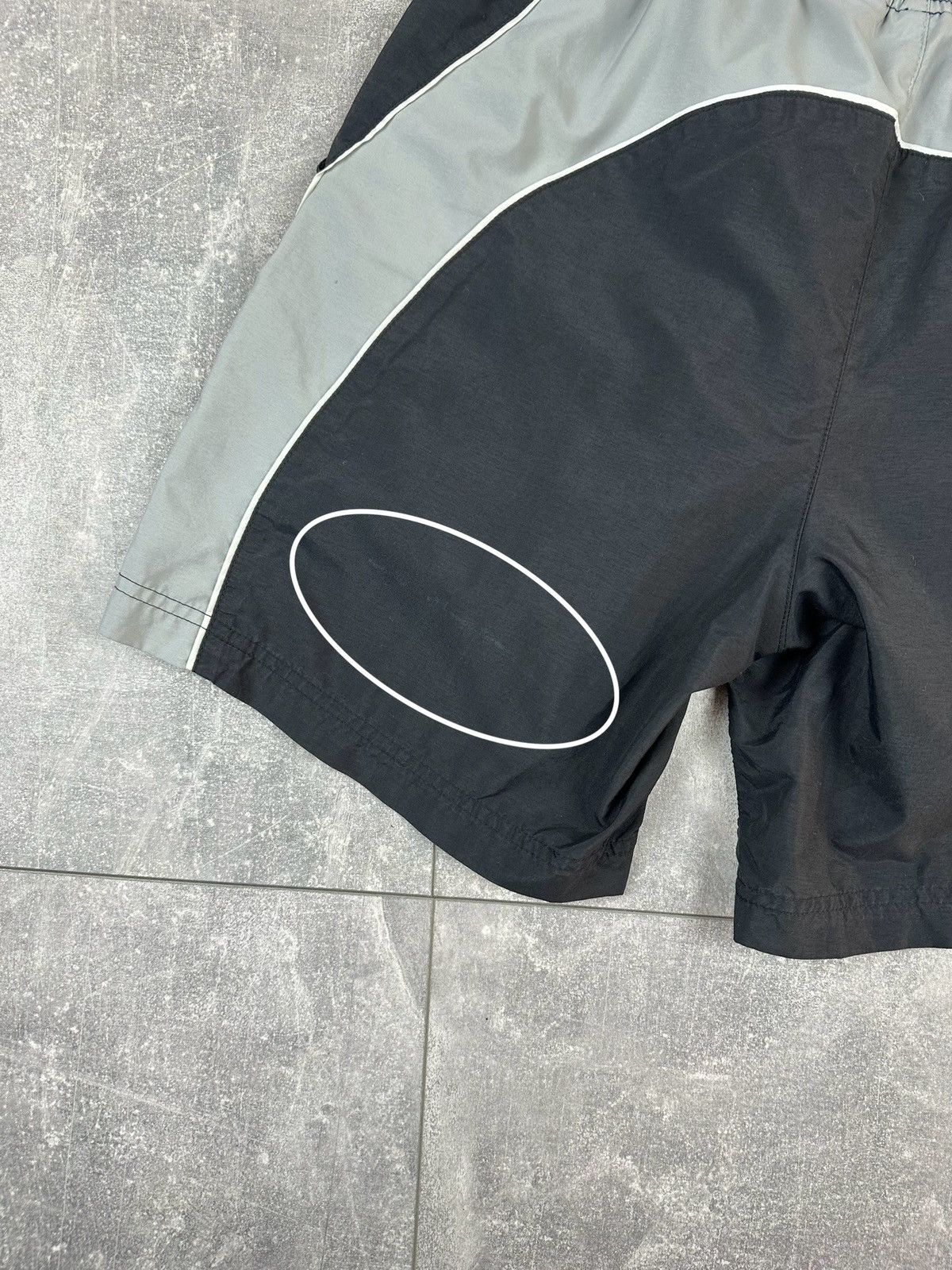 Nike Nike Small Swoosh Logo Retro Shorts Size US 30 / EU 46 - 7 Thumbnail