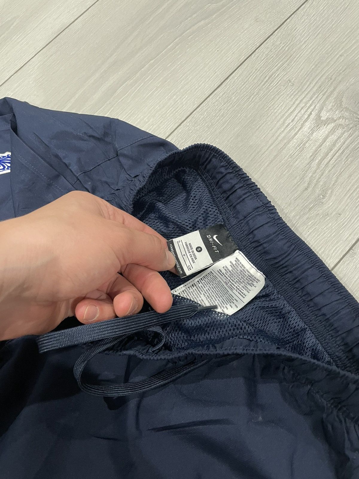 Nike Vintage Nike Pants Duisburg Germany joggers nylon jersey Size US 28 / EU 44 - 2 Thumbnail