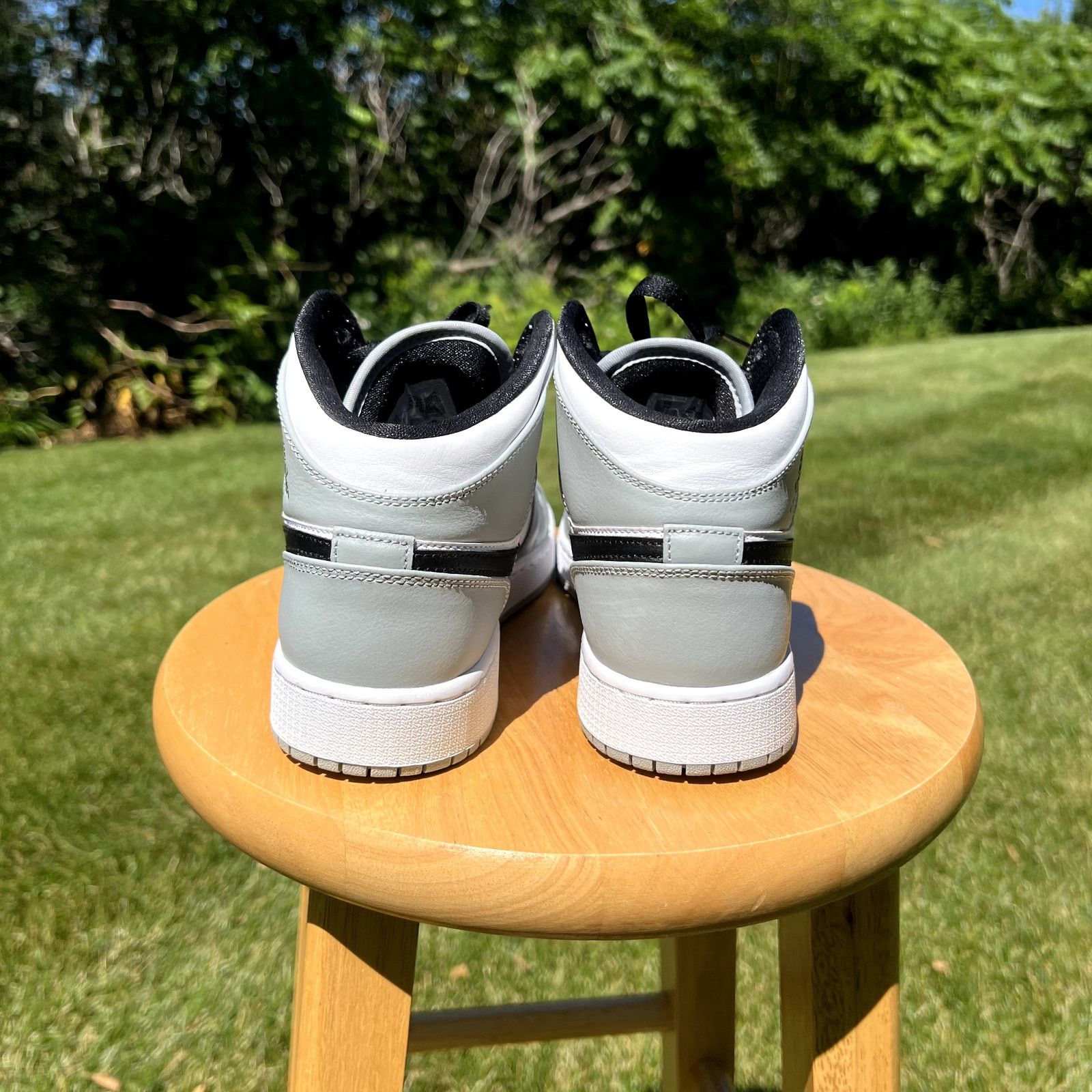 Jordan Brand × Nike Size 7 Nike Air Jordan 1 Mid GS Light Smoke Grey Men's Shoes Size US 7 / EU 40 - 5 Thumbnail