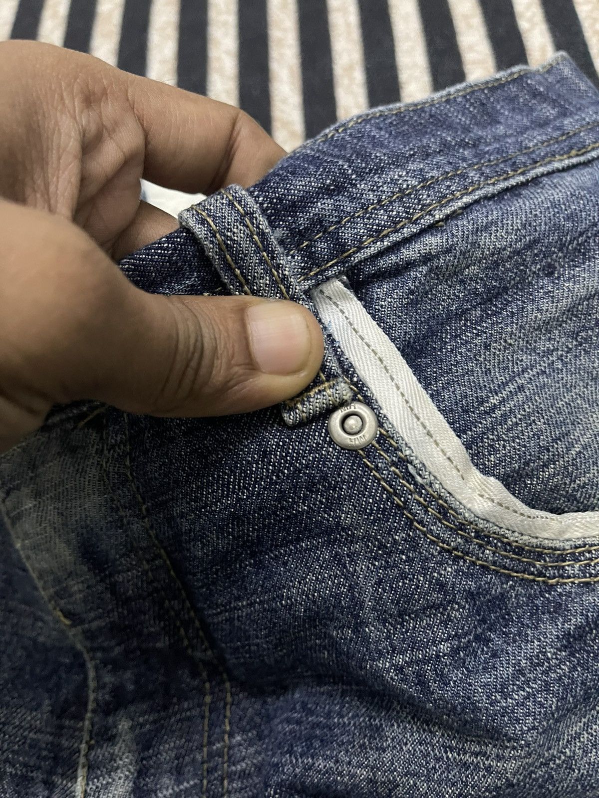 MasterPiece 2000s MASTERPIECE JAPAN BAGGY WASHABLE DISTRESSED JEANS Size US 32 / EU 48 - 11 Thumbnail