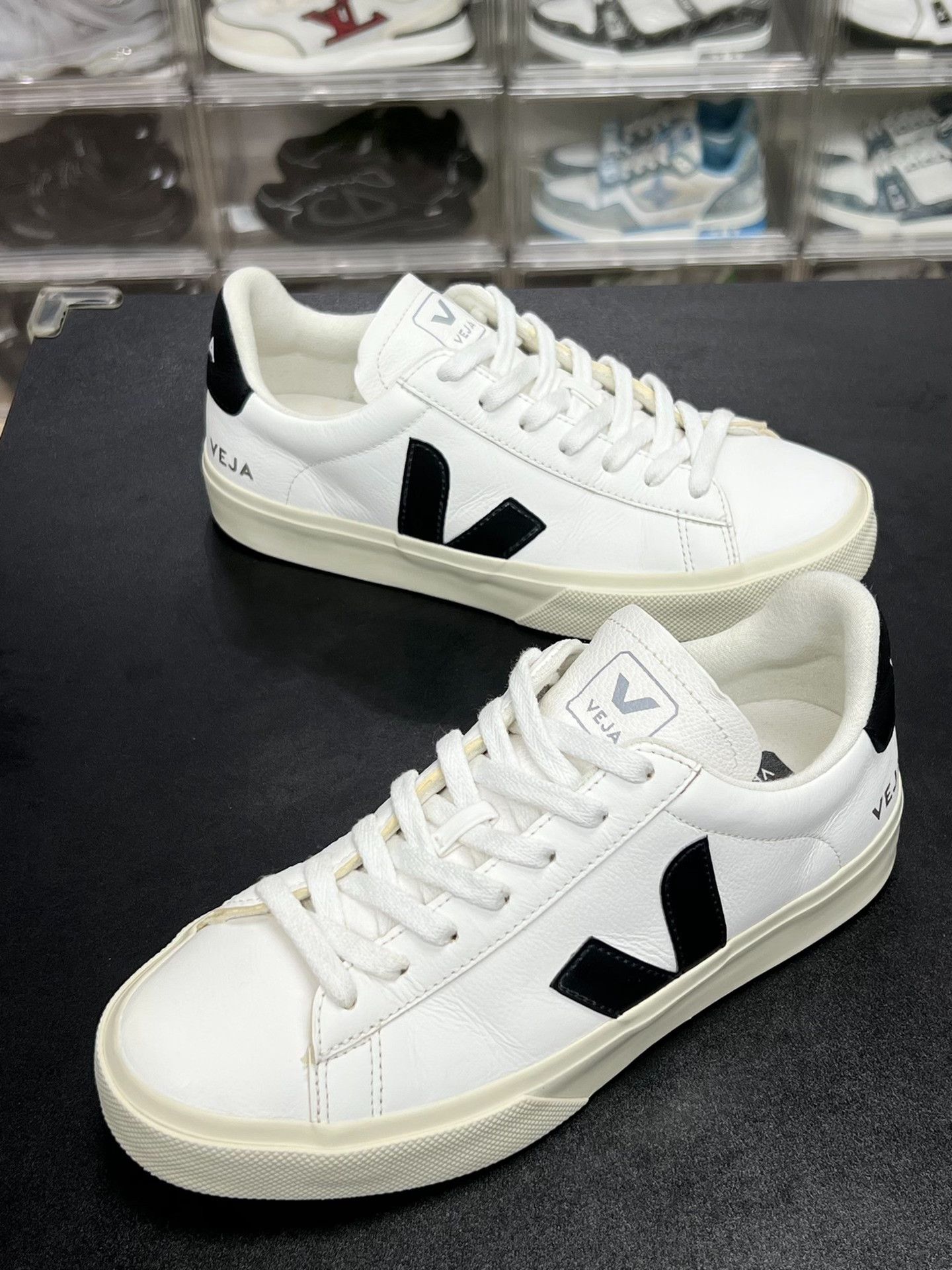 Veja Veja Leather Black Lowtop Sneakers 6 Men Size US 6 / EU 39 - 1 Thumbnail
