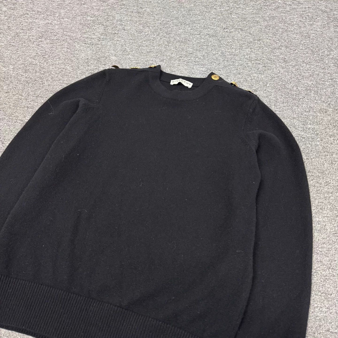 Givenchy Givenchy Gold Button Wool Sweater XS Size XS / US 0-2 / IT 36-38 - 4 Thumbnail