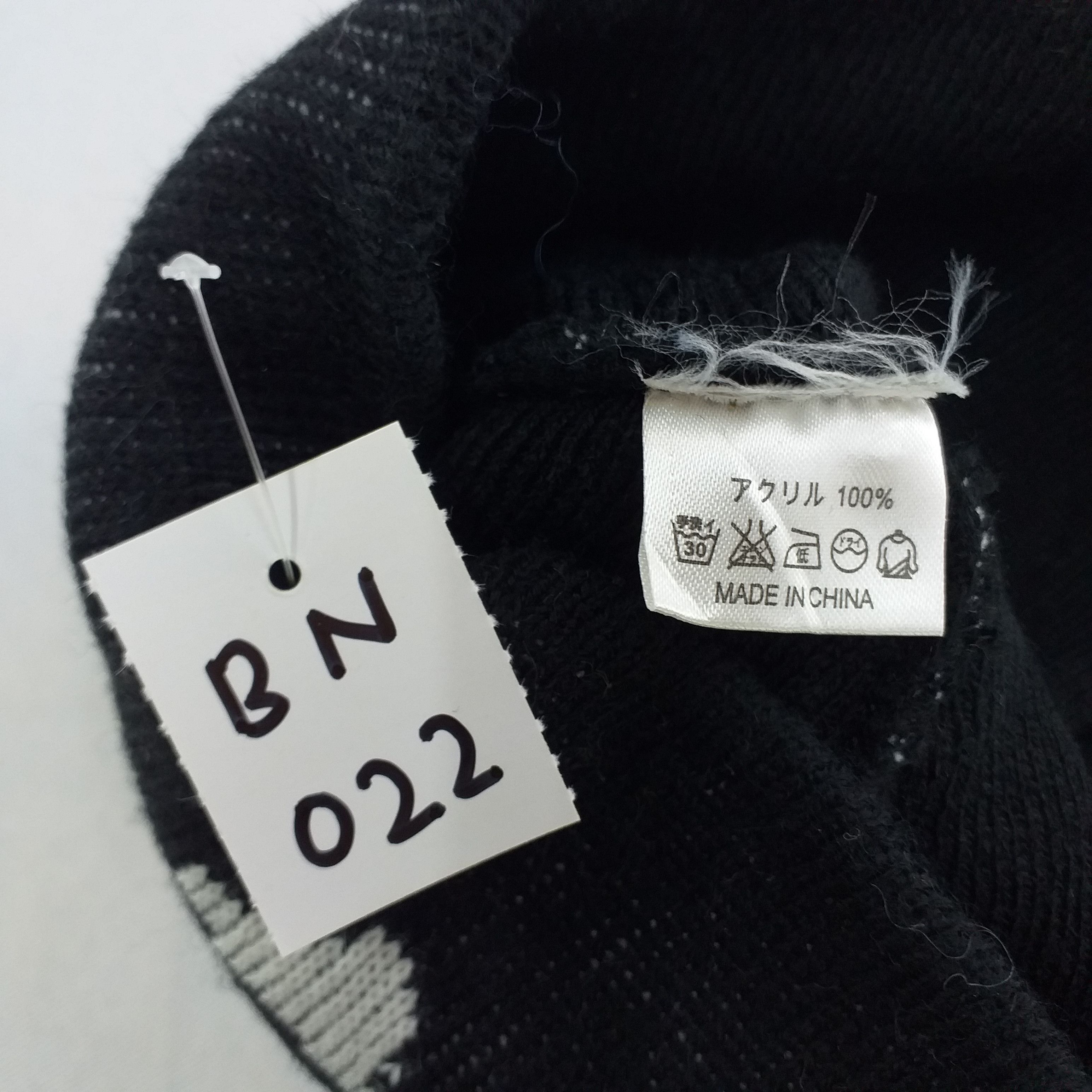 Japanese Brand White Skulls Printed Snow Cap Beanie Hat BN022 Size ONE SIZE - 4 Thumbnail