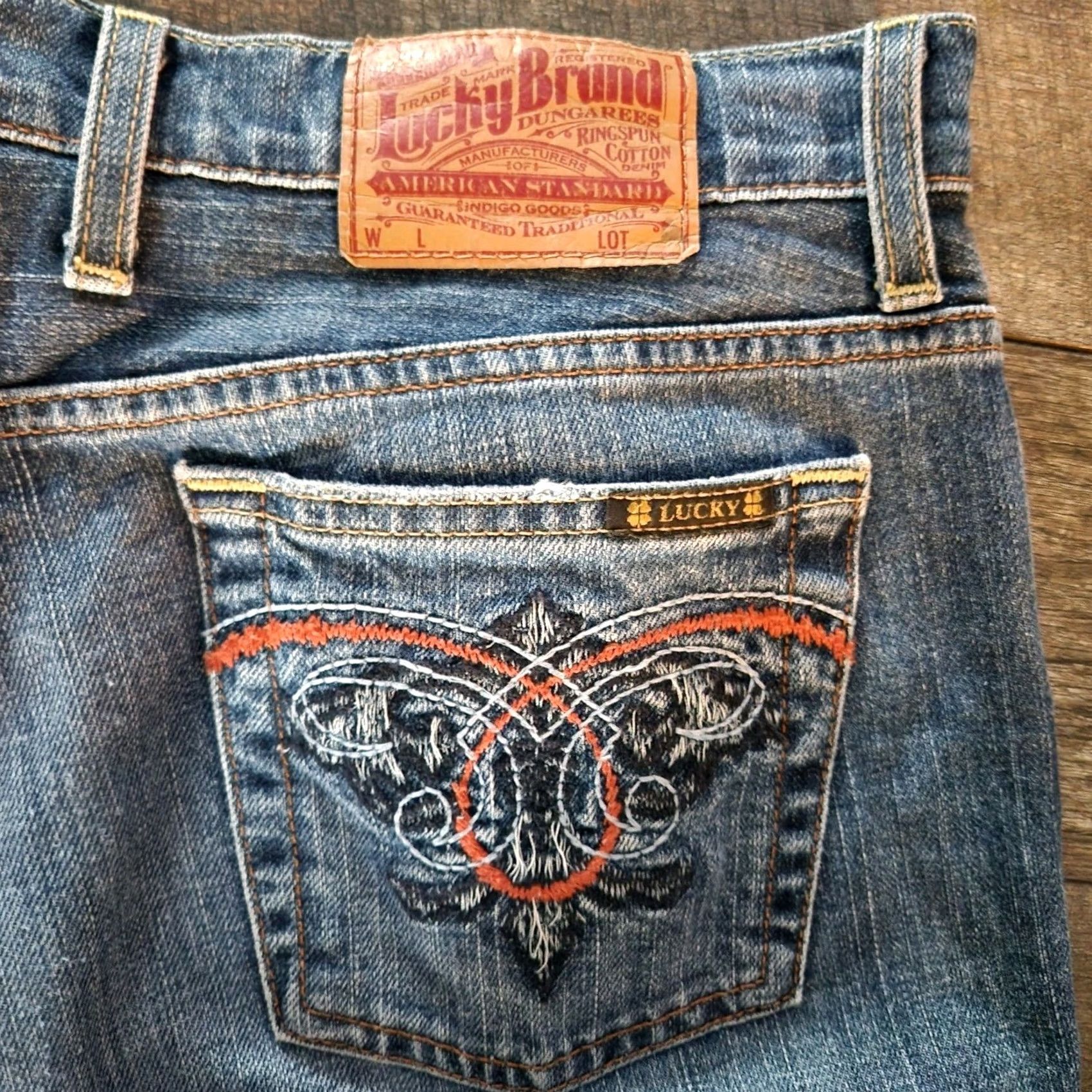 Lucky Brand VINTAGE Lucky Brand Jeans Womens 8 / 29 Embroidered Pockets Wide Leg Blue Y2K Mens? Size 30" / US 8 / IT 44 - 4 Thumbnail