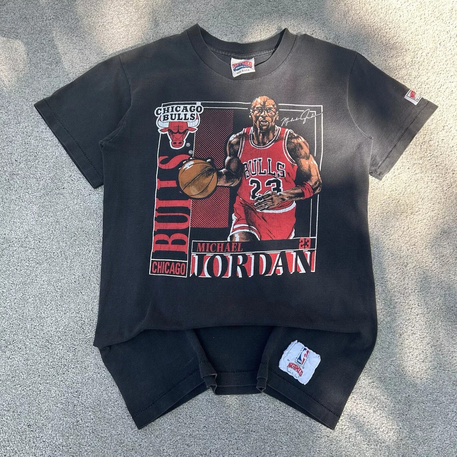 Nutmeg Vintage Michael Jordan Nutmeg Mills Shirt Adult Size US L / EU 52-54 / 3 - 1 Thumbnail