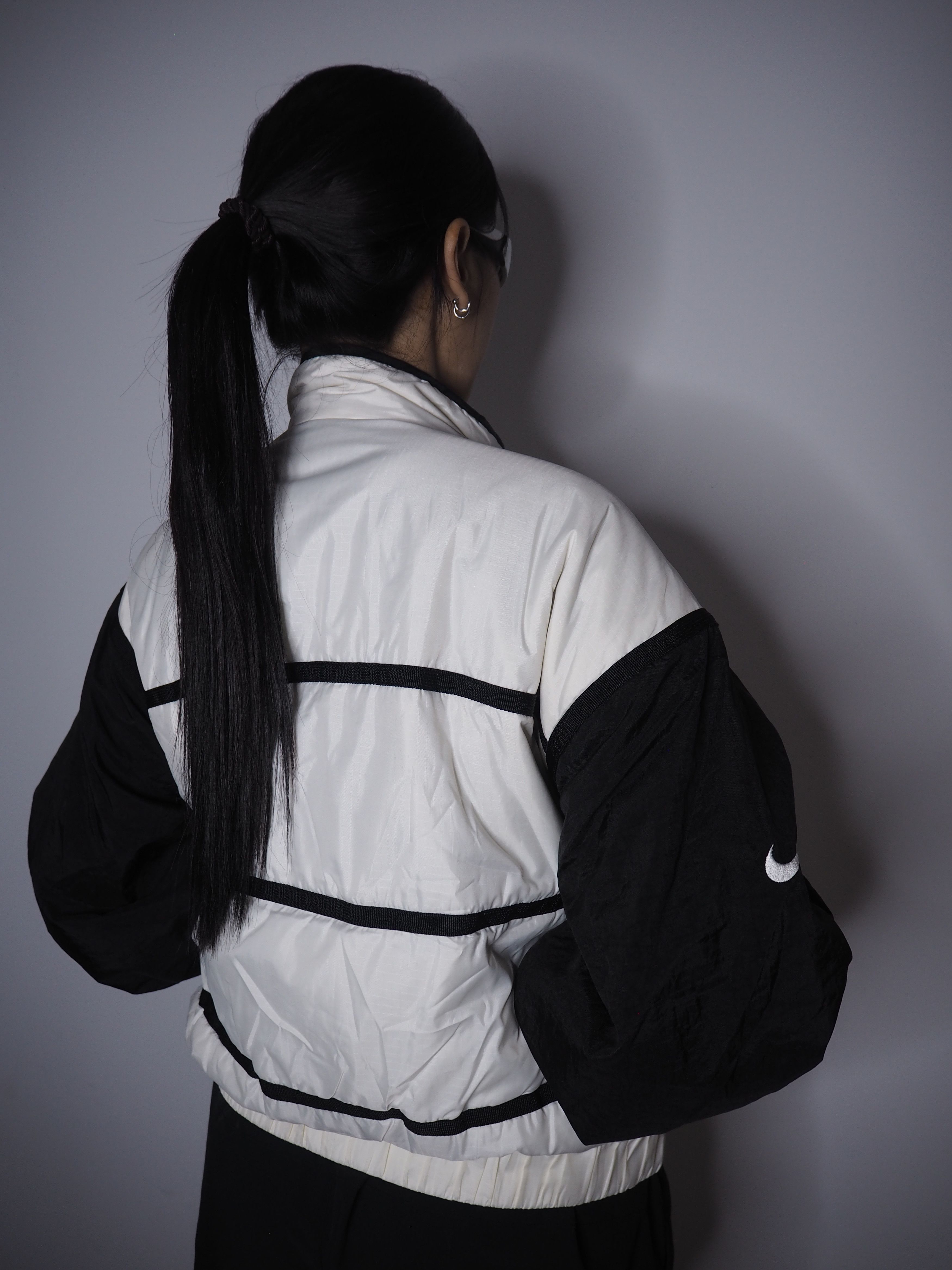 Nike Vintage Nike Bubble Jacket Women Size M Size US S / EU 44-46 / 1 - 7 Thumbnail