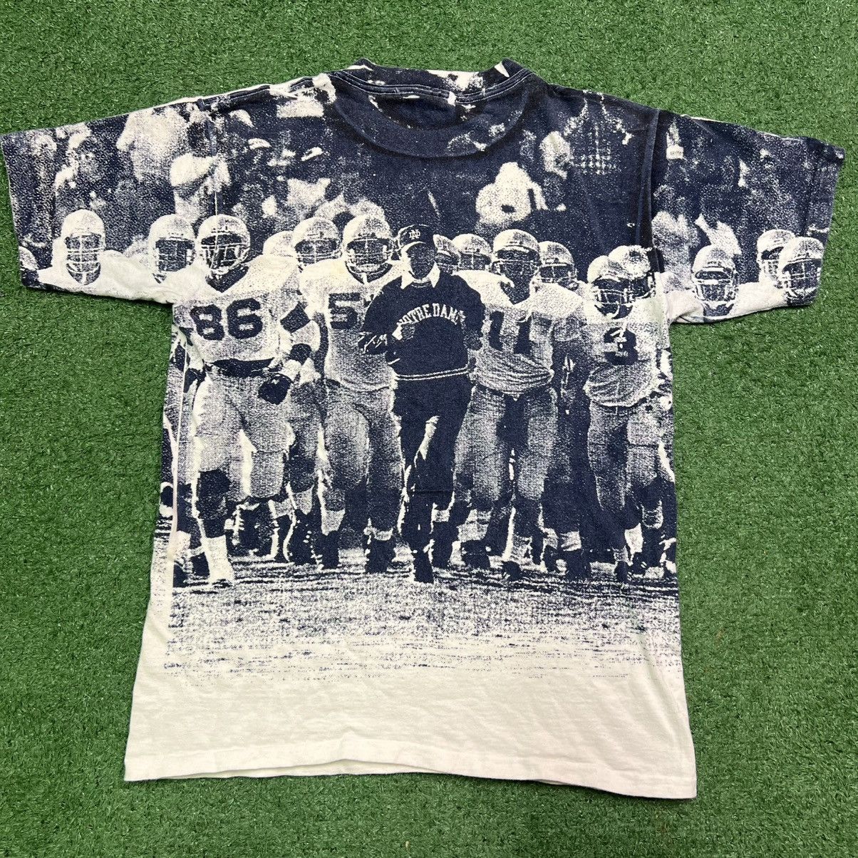 Champion Vintage Notre Dame Football AOP 1980s Size US L / EU 52-54 / 3 - 3 Thumbnail