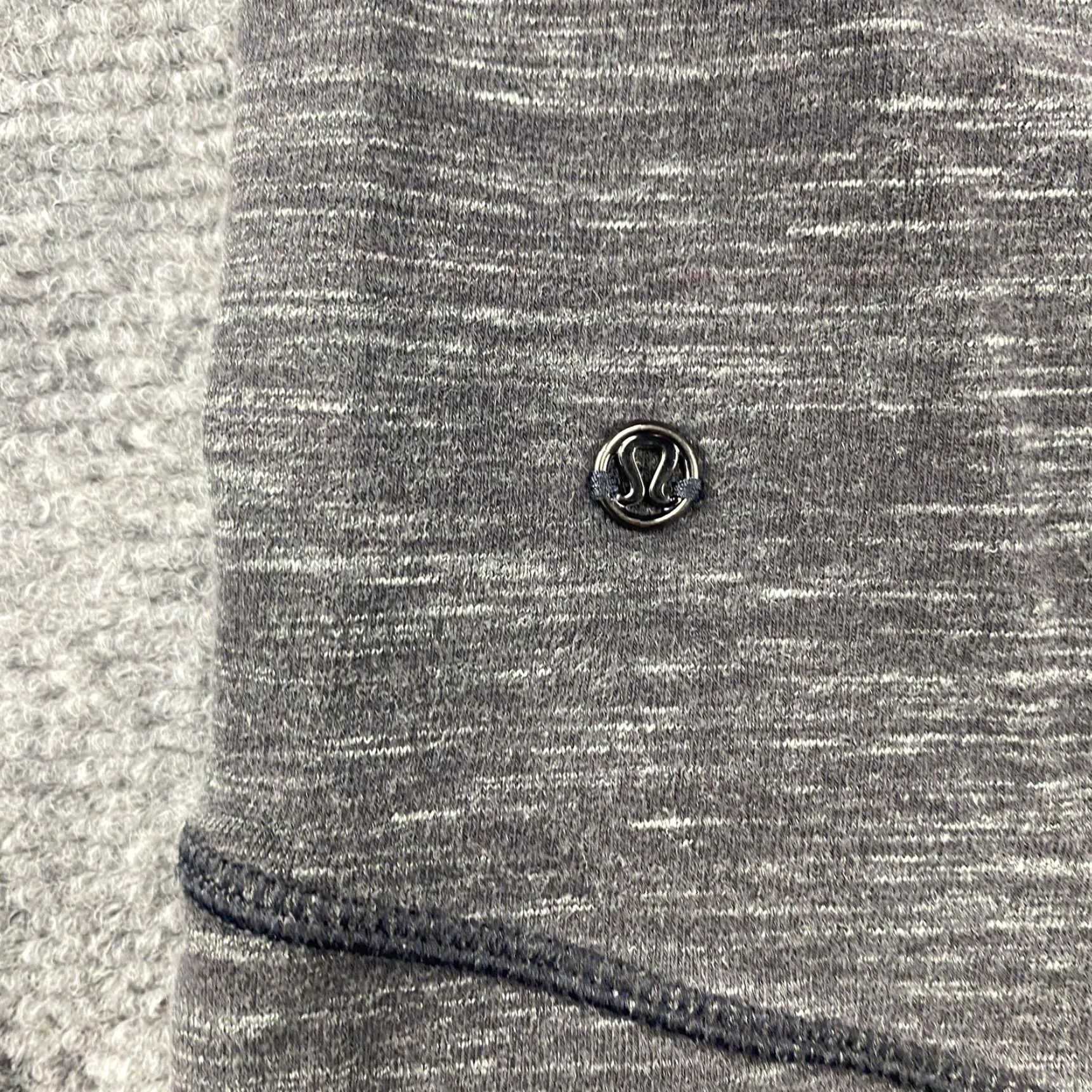Lululemon Lululemon Sweater Women Small Gray Pullover Crew Long Sleeve Pockets Pleated Logo Knit Athletic Athleisure 90s Flair Womens Size S / US 4 / IT 40 - 4 Thumbnail