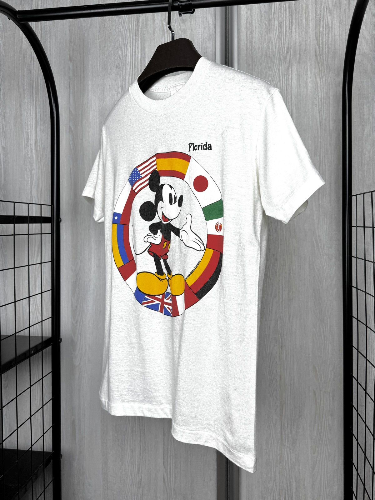 Vintage Vintage Sherry 80s Mickey Mouse Florida made in USA tee Size US L / EU 52-54 / 3 - 7 Thumbnail