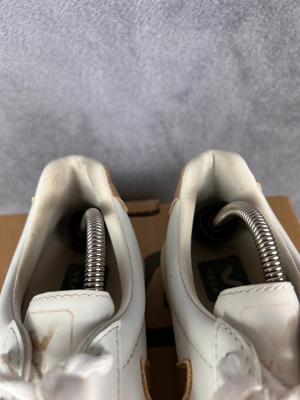 Designer × Veja Wata Veja leather white gold sneakers Size US 7 / IT 37 - 7 Thumbnail