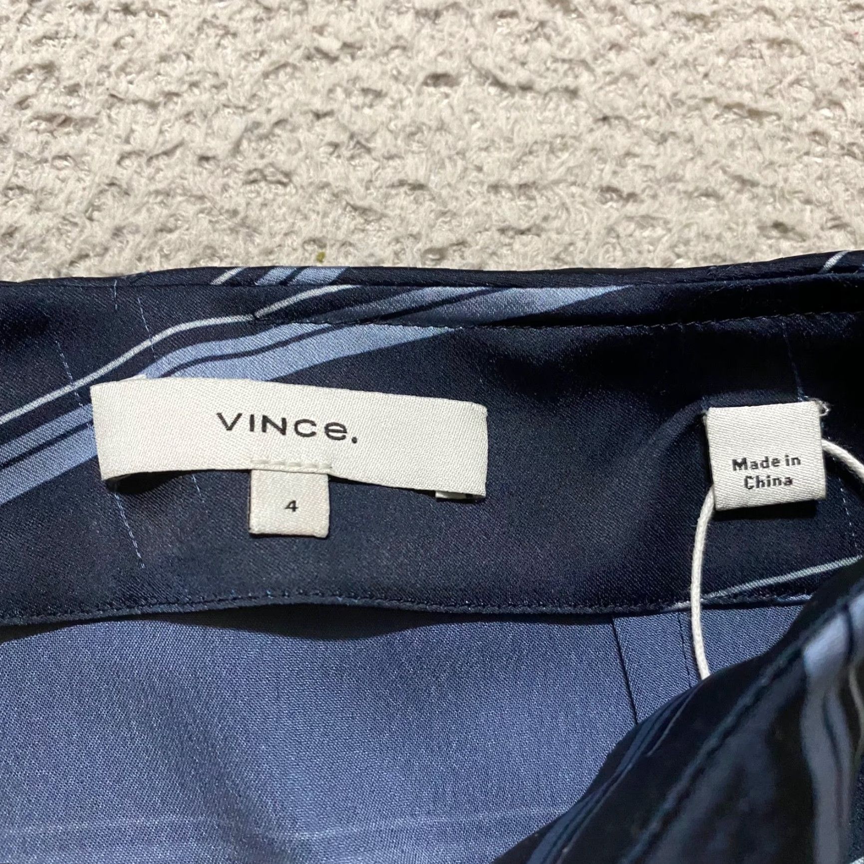 Vince Vince Skirt Midi Striped Blue Zip Size 4 Satin Polyester Straight Pencil Slit Women's Pink? Size 27" / US 4 / IT 40 - 3 Thumbnail