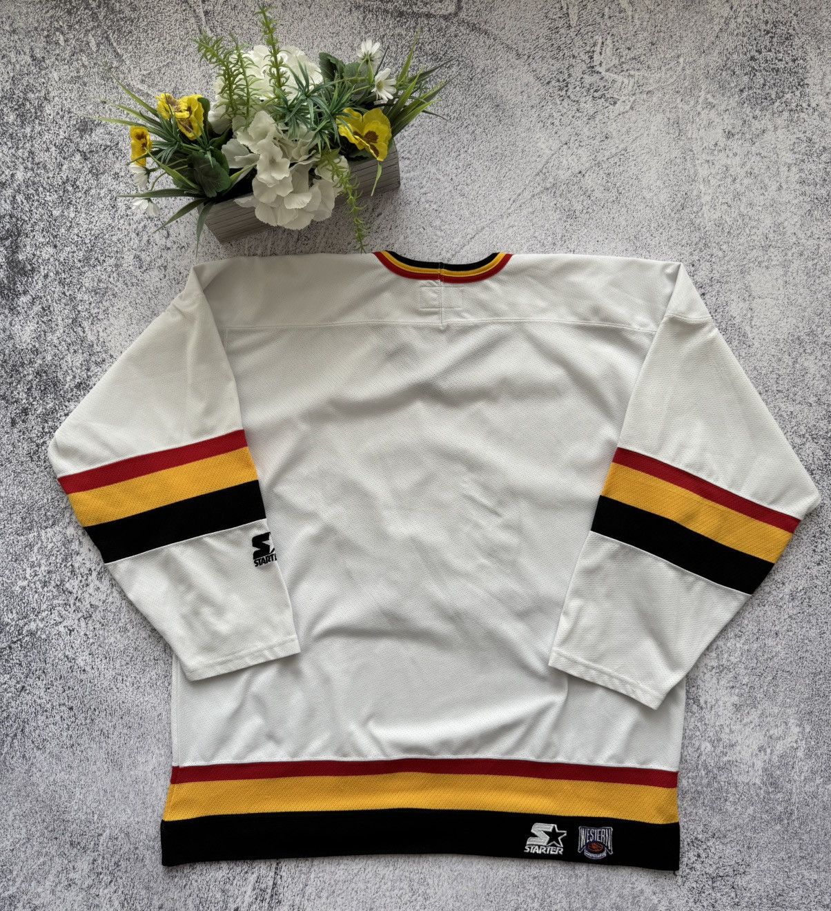 Starter 1990s VANCOUVER CANUCKS NHL HOCKEY SHIRT JERSEY STARTER RARE Size US XL / EU 56 / 4 - 10 Thumbnail