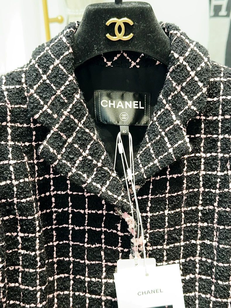 Chanel Chanel 23K autumn and winter black pink camellia diamond b Size S / US 4 / IT 40 - 4 Thumbnail