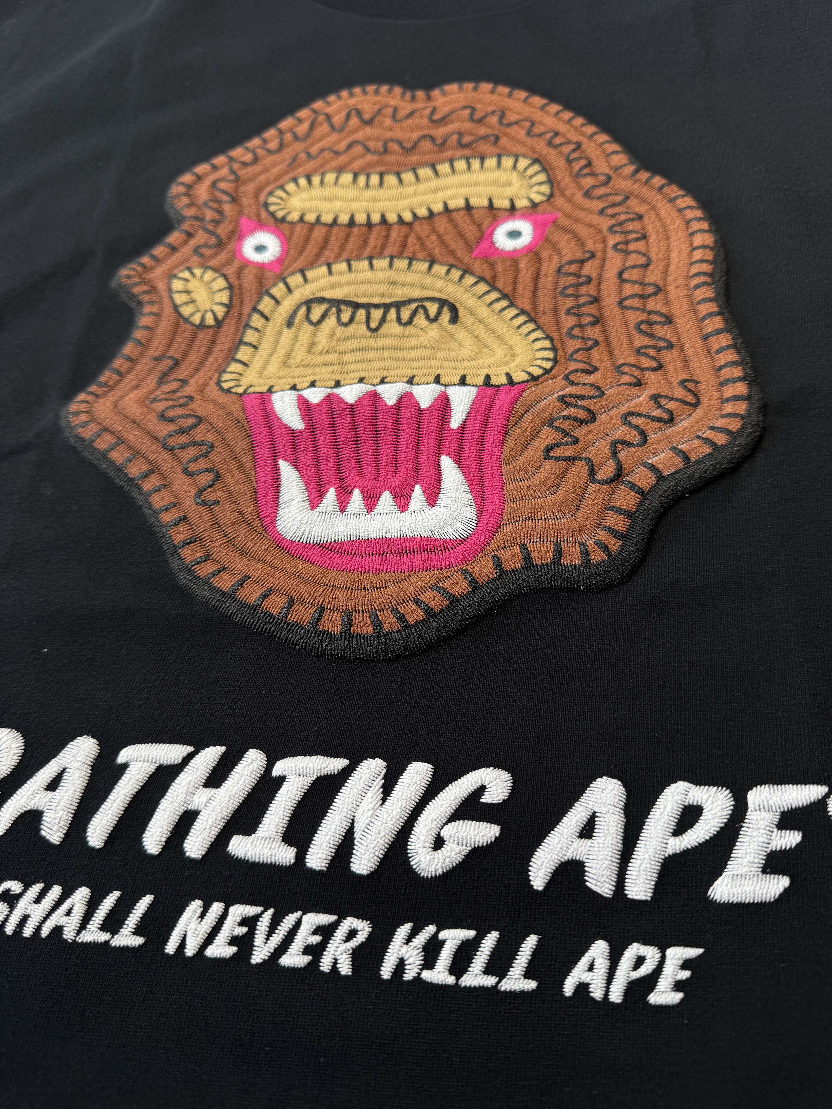 Bape BAPE EMBROIDERY STYLE SOUVENIR LOGO TEE (2025) Size US L / EU 52-54 / 3 - 5 Thumbnail