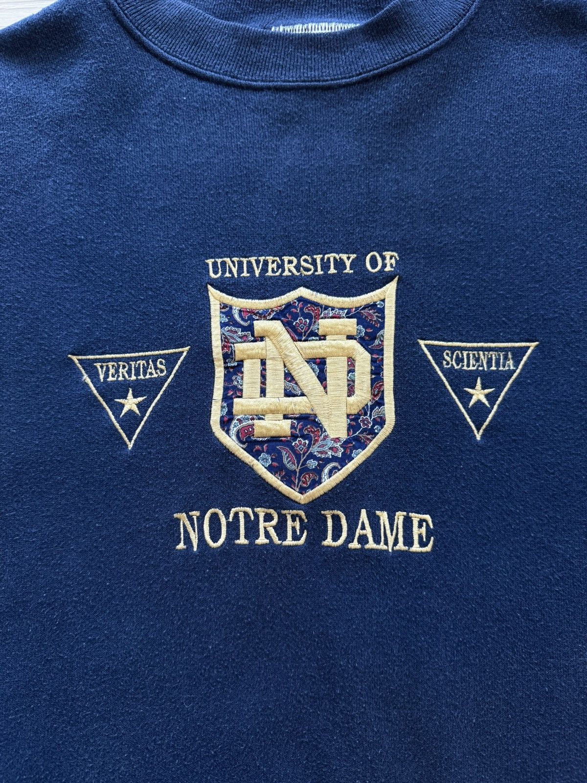 Other University of Notre Dame Embroidered Crest Sweatshirt Size US M / EU 48-50 / 2 - 2 Thumbnail