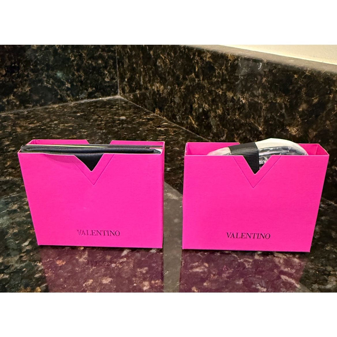 Valentino Valentino Garavani Rockstud Sunglasses . Size ONE SIZE - 10 Thumbnail