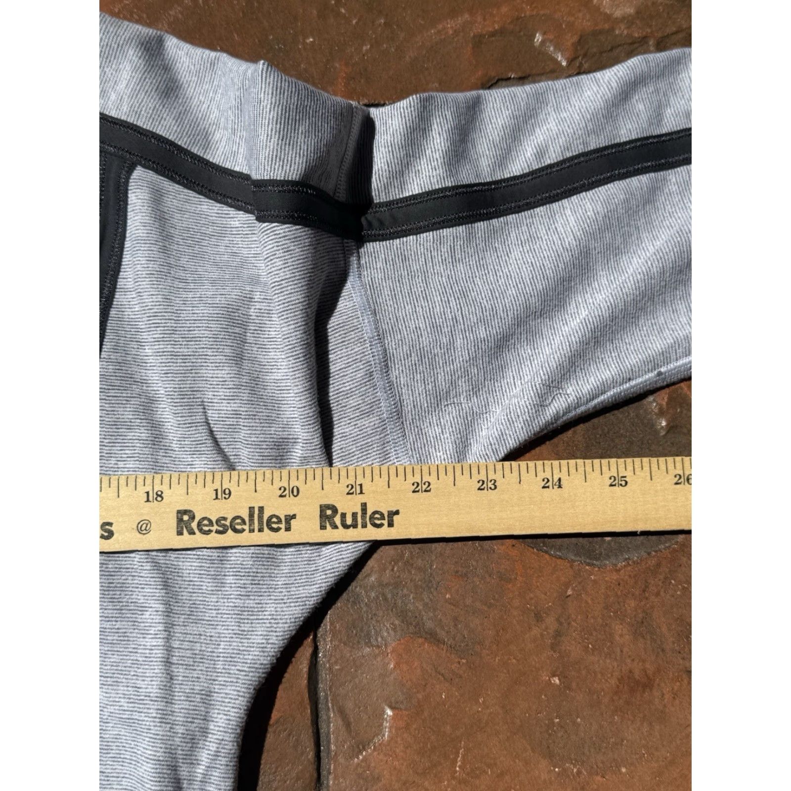 Lululemon Lululemon Mynah Define Jacket Women’s 8 Gray Full Zip Activewear Athletic Pockets Reflective Casual Summer Spring Fall Winter Size M / US 6-8 / IT 42-44 - 5 Thumbnail