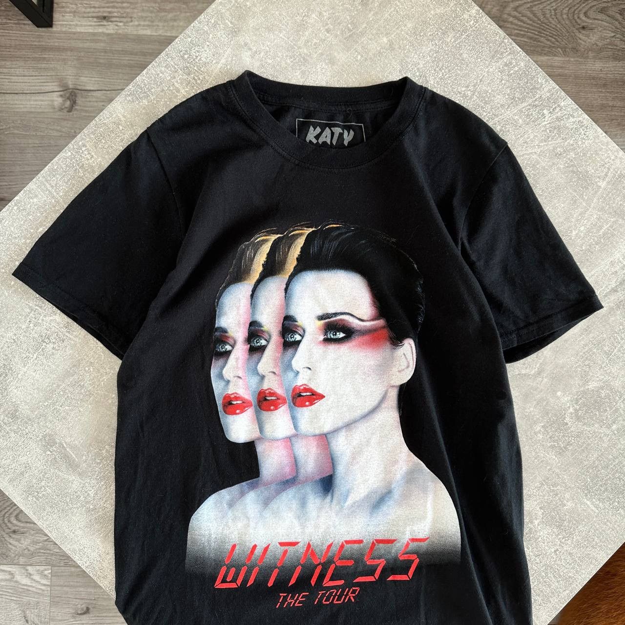 Band Tees Katty Perry The Witness tour tee y2k pop artist music Size US S / EU 44-46 / 1 - 3 Thumbnail