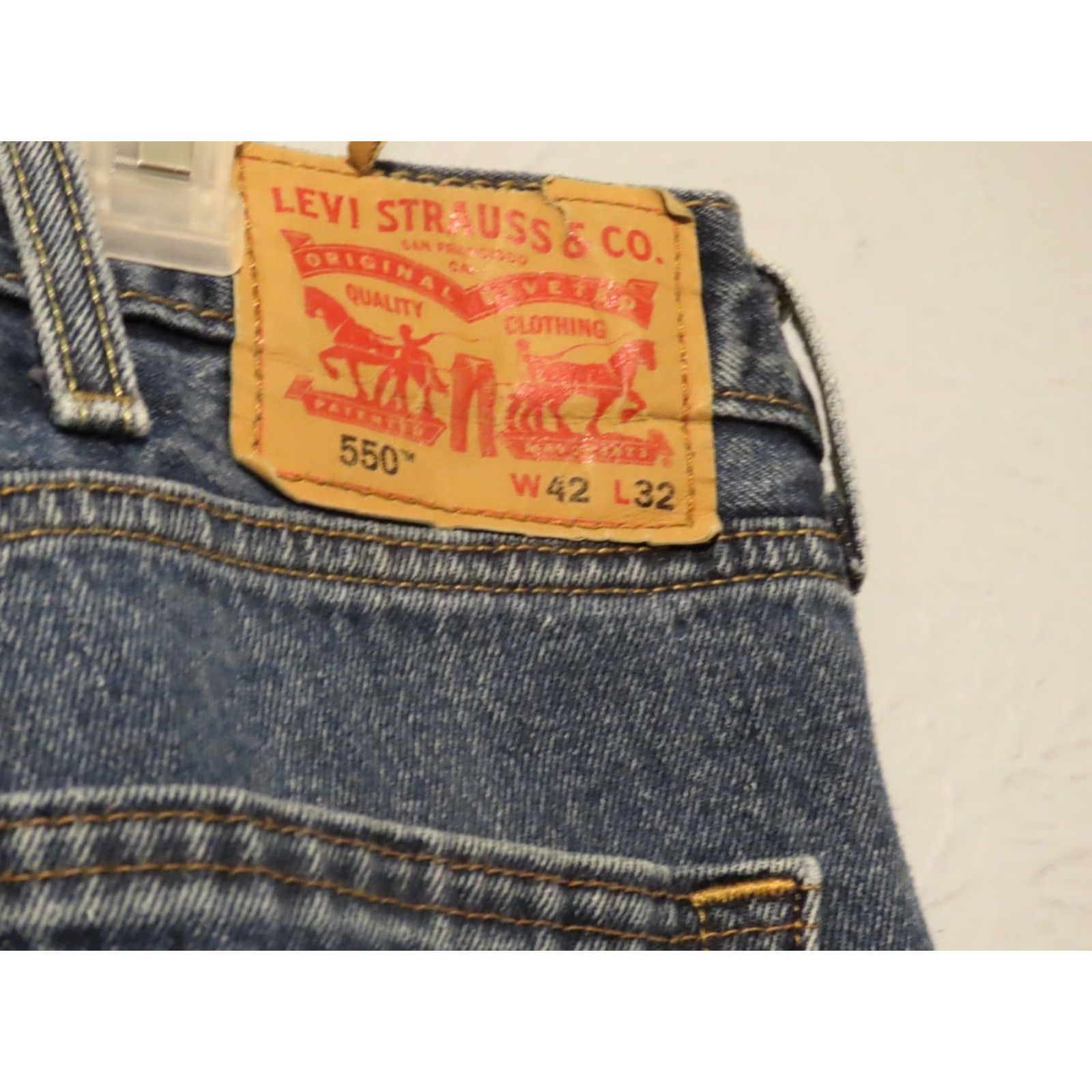 Levi's Levi's 550 Jeans Men 42x30 Relaxed Fit Blue Medium Wash Denim Pockets Straight 5-Pocket Belt Loops Zipper Size US 42 / EU 58 - 6 Thumbnail