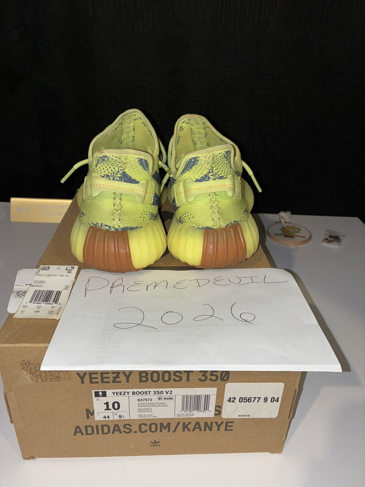 Yeezy adidas Yeezy Boost 350 V2 Semi Frozen Yellow Size 10 Size US 10 / EU 43 - 2 Thumbnail