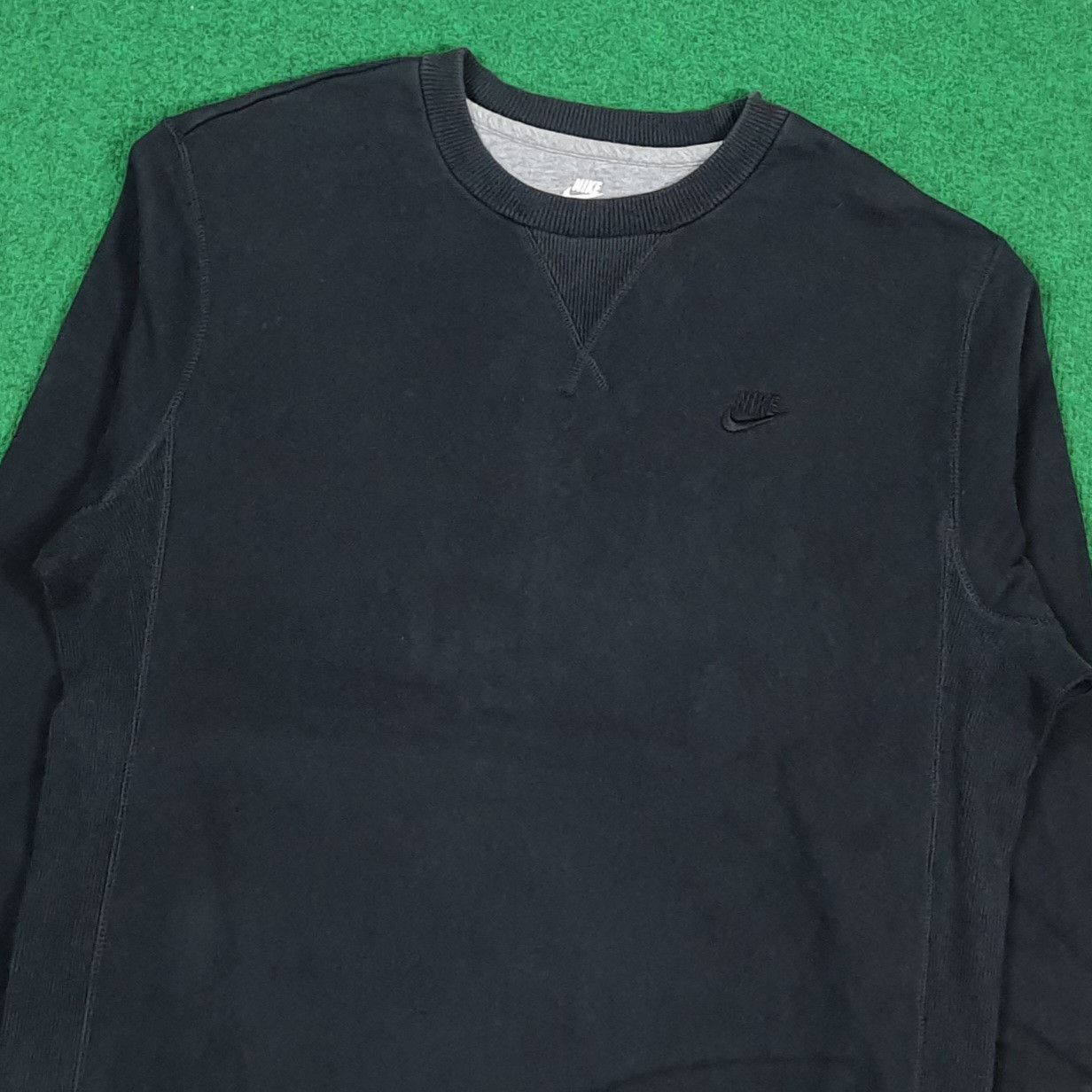 Nike Vintage Nike Embroidery Logo Crewneck Sweatshirt C303N13 Size US M / EU 48-50 / 2 - 2 Thumbnail