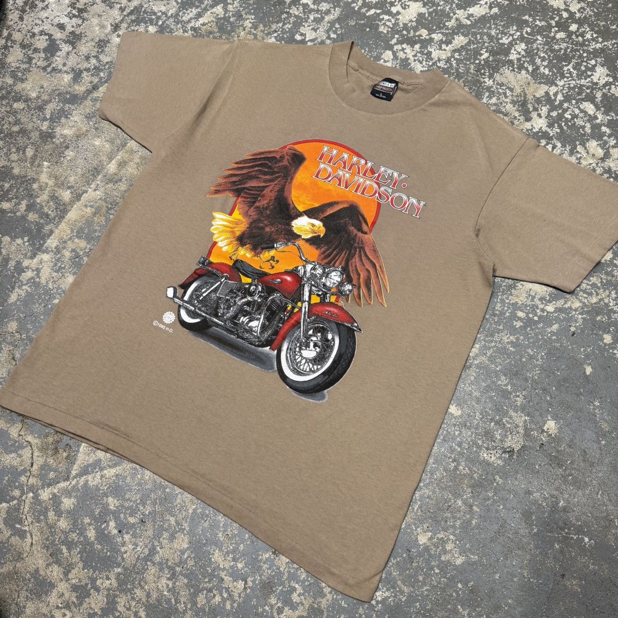 Vintage Vintage Harley Davidson Eagle Sunset Motorcycle Brown Tshirt Size US L / EU 52-54 / 3 - 2 Thumbnail