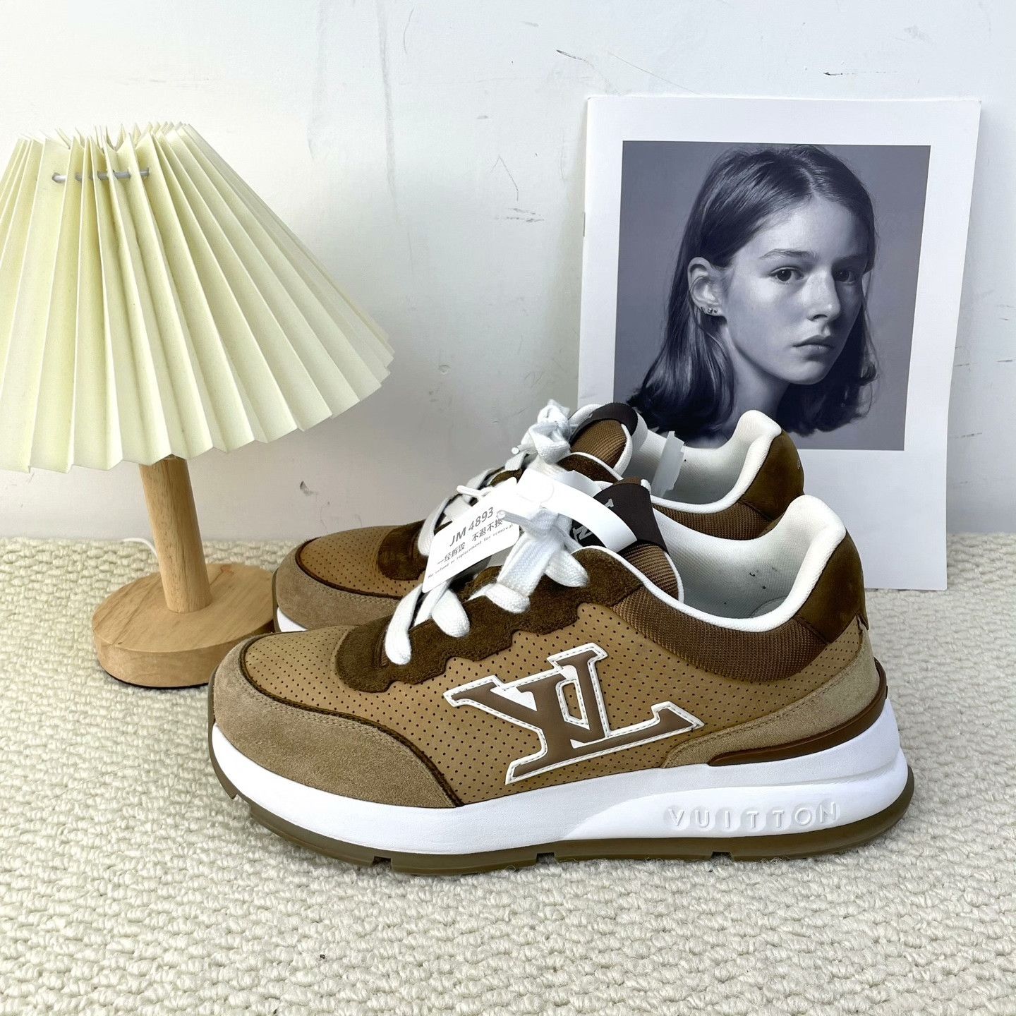 Louis Vuitton Louis Vuitton Leather Lowtop Sneakers us_8 Women Size US 8 / IT 38 - 1 Thumbnail
