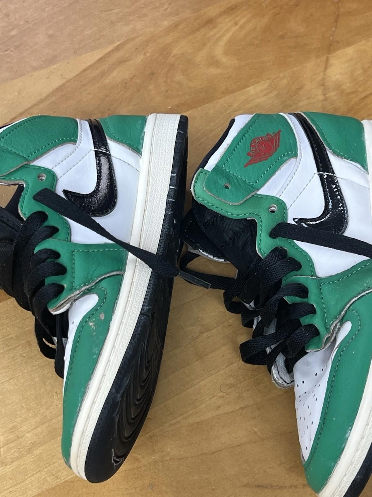 Jordan Brand Nike Air Jordan Retro 1 High Lucky Green Size 2Y CU0449-300 Size US 5 / EU 37 - 6 Thumbnail