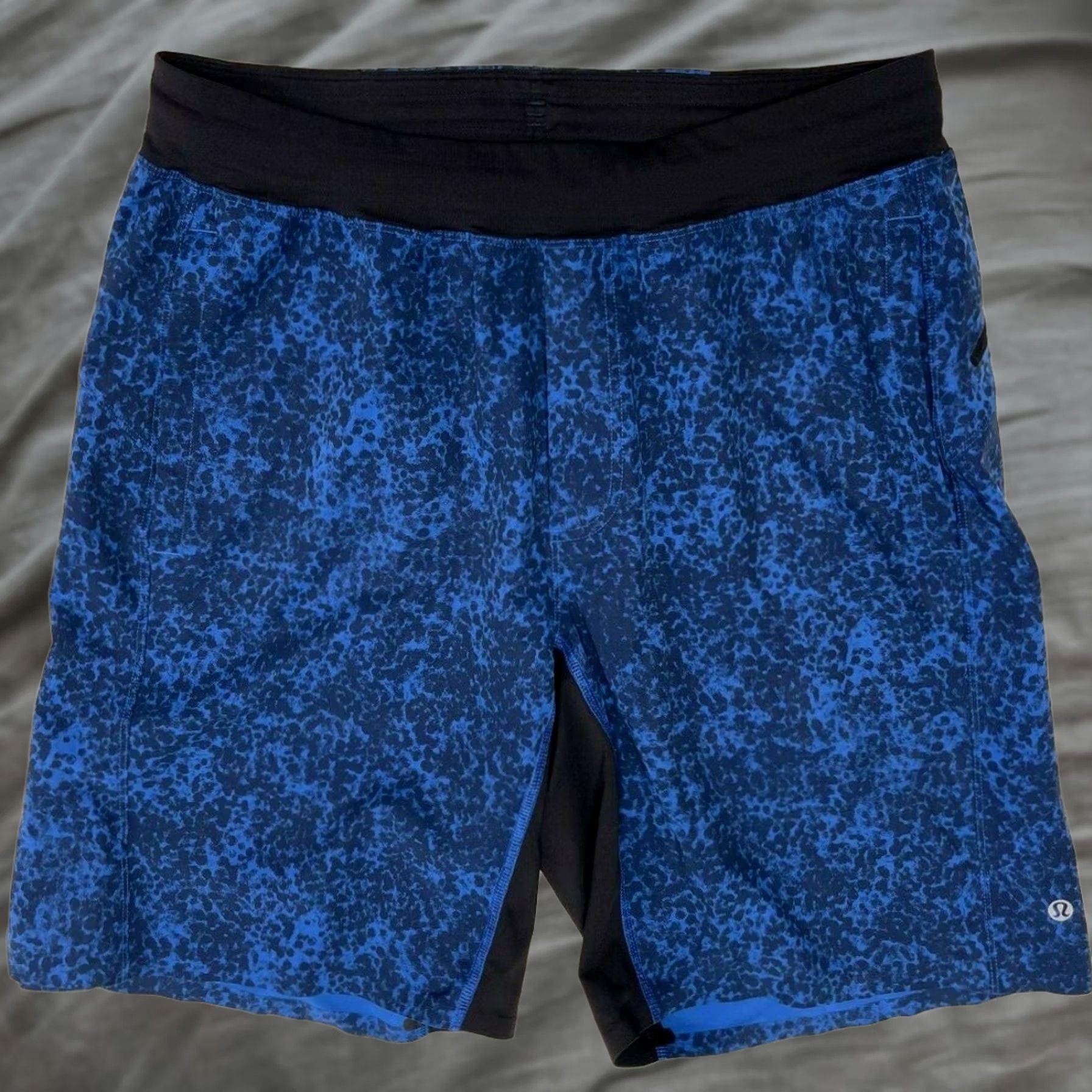 Lululemon Lululemon Assert Shorts 9" Camo Kayak Blue Deep Navy Mens Size Medium Size US 31 - 1 Thumbnail