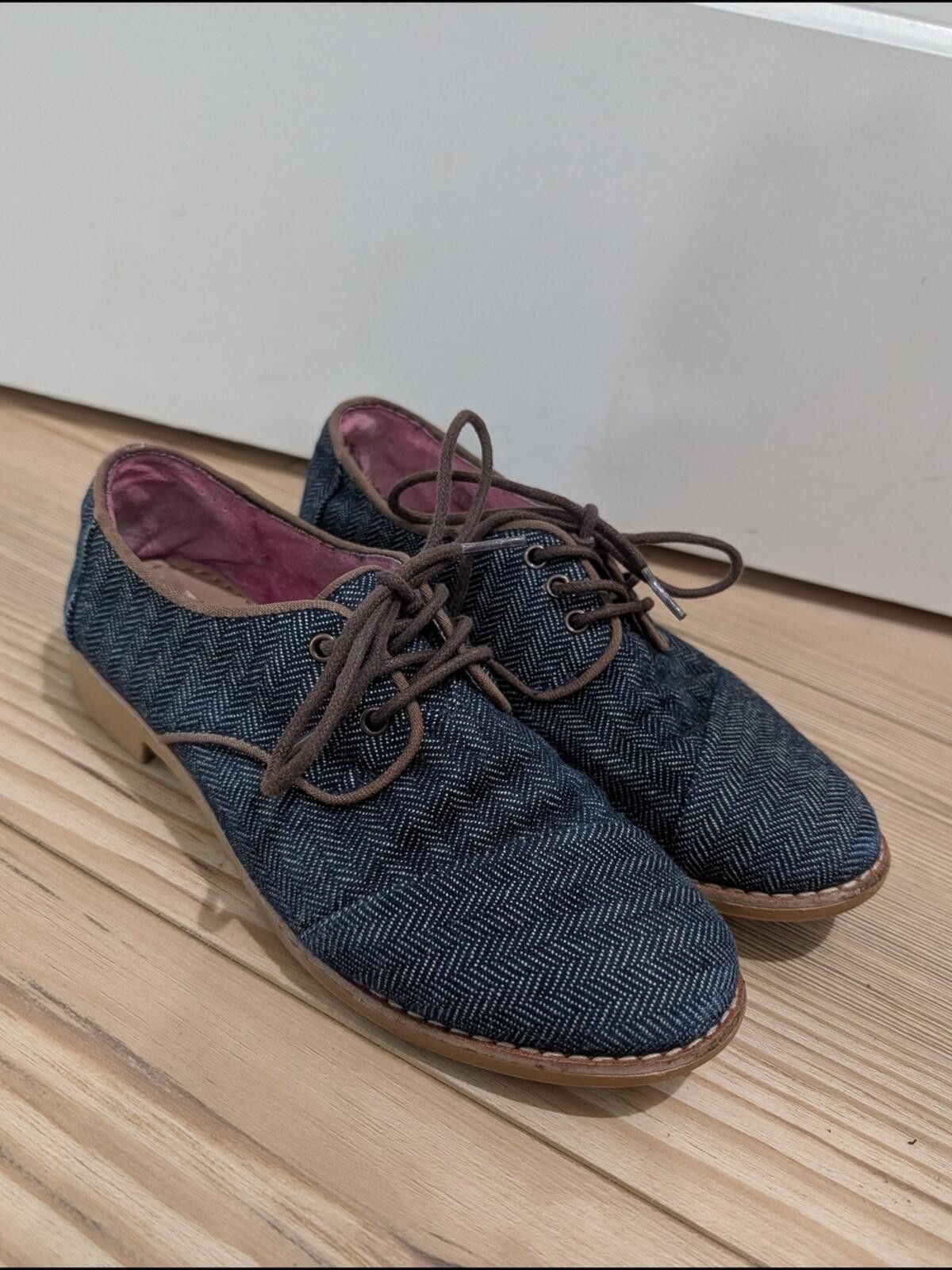 Toms Toms Blue Herringbone Lace-Up Flats with Brown Trim Size US 9 / IT 39 - 2 Thumbnail