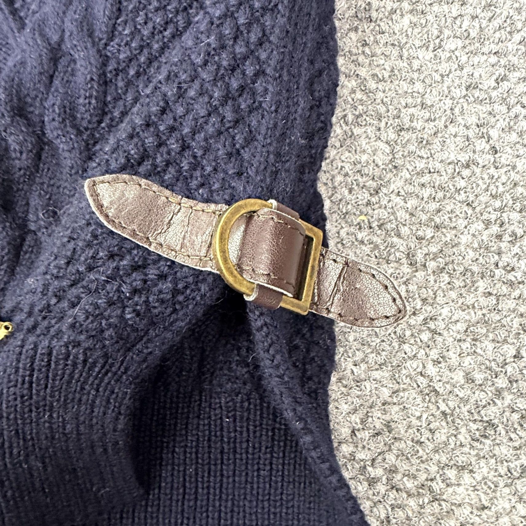 Vintage VINTAGE Blarney Sweater Poncho Womens One Size Navy Merino Wool Cable Cowl Neck Capes Buckle 90s Womens Size ONE SIZE - 4 Thumbnail