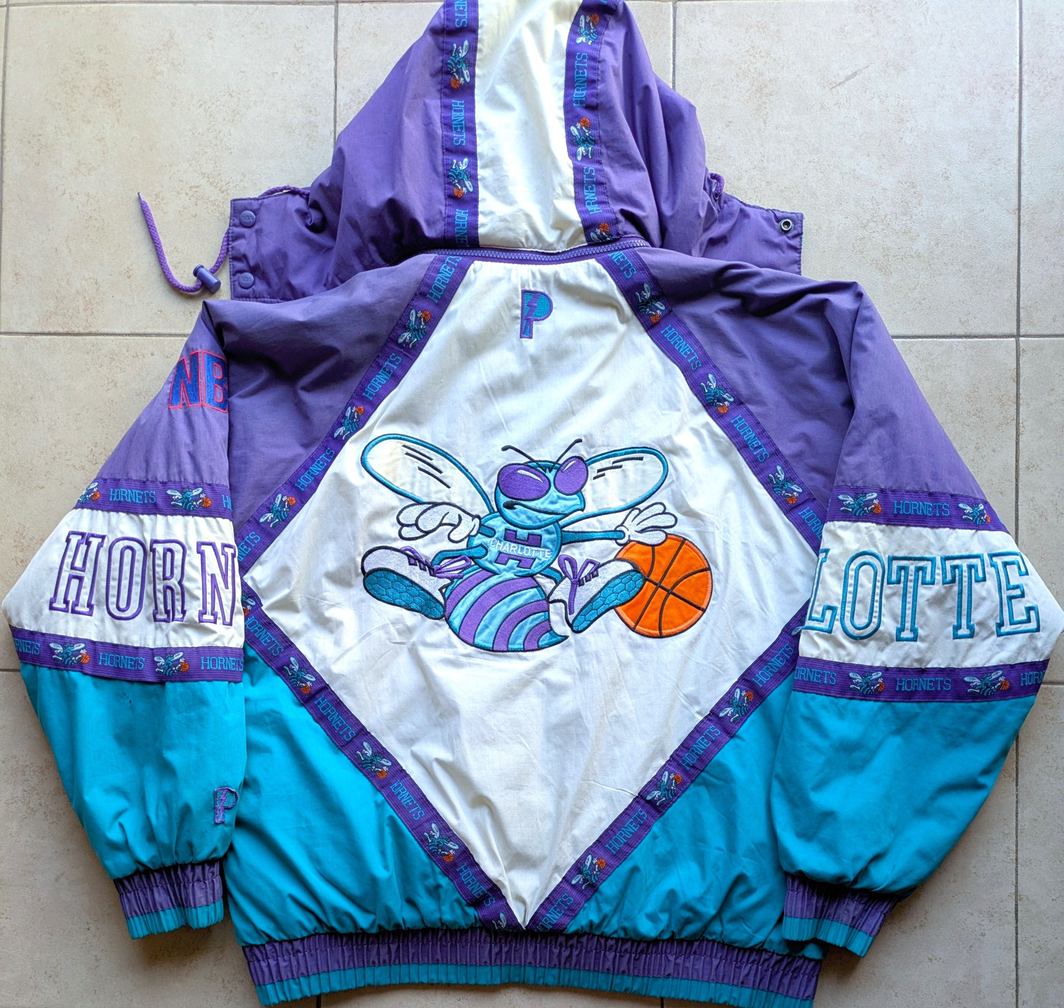 Starter Charlotte Hornets 90s PROPLAYER puffer M teal NBA vtg Size US M / EU 48-50 / 2 - 1 Thumbnail