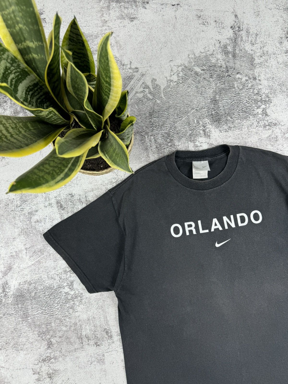 Nike Vintage 90S Nike Orlando Swoosh Distressed Faded T Shirt Tee Size US L / EU 52-54 / 3 - 4 Thumbnail