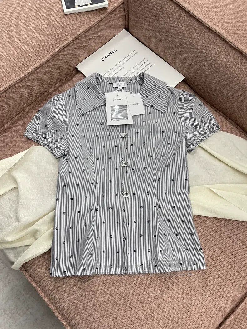 Chanel Chanel Short-sleeved shirt with diamond button striped pol Size XS / US 0-2 / IT 36-38 - 1 Thumbnail