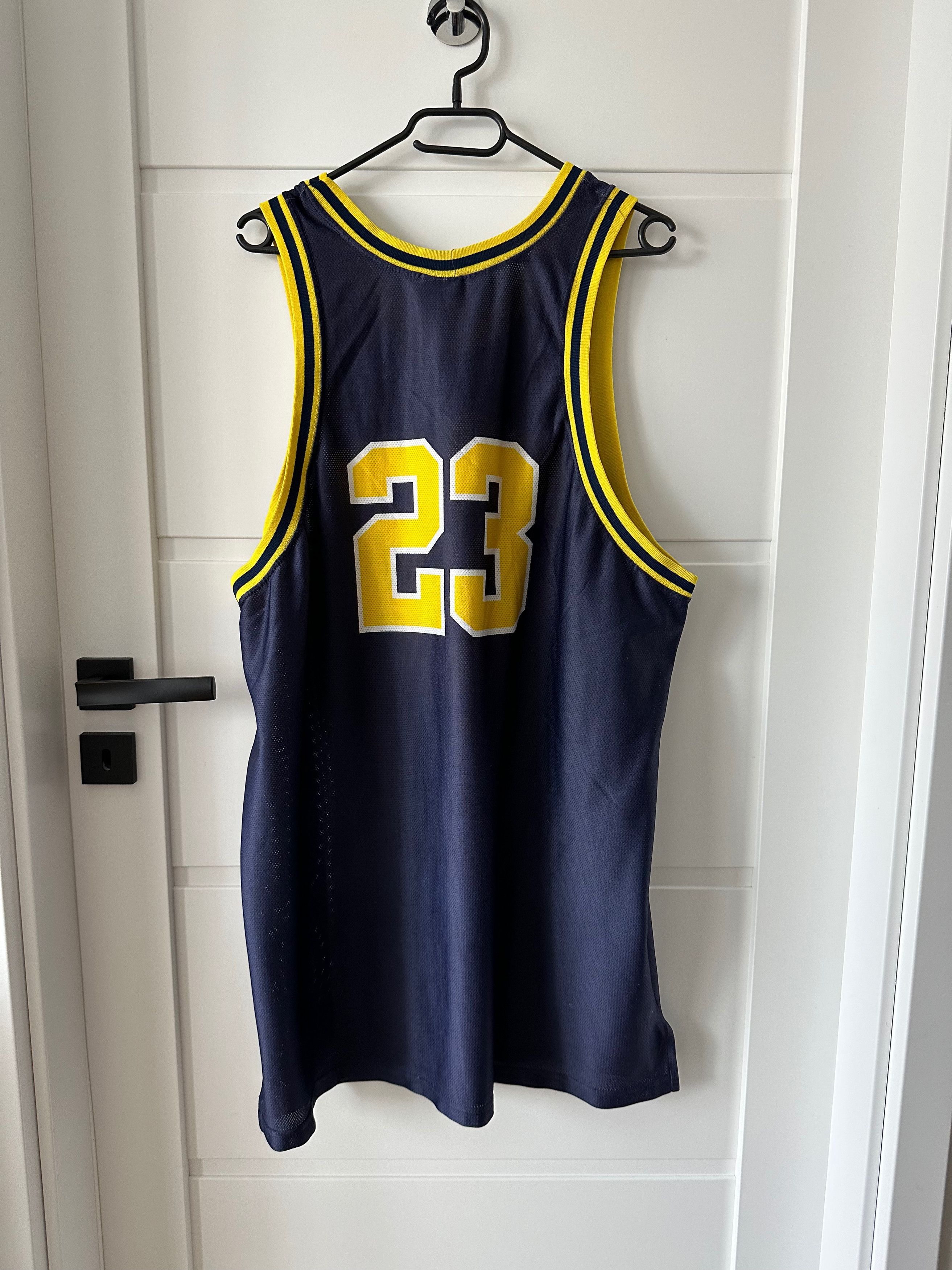 Nike Nike Michigan Wolverines vintage #23 Basketball jersey Size US XXL / EU 58 / 5 - 7 Thumbnail