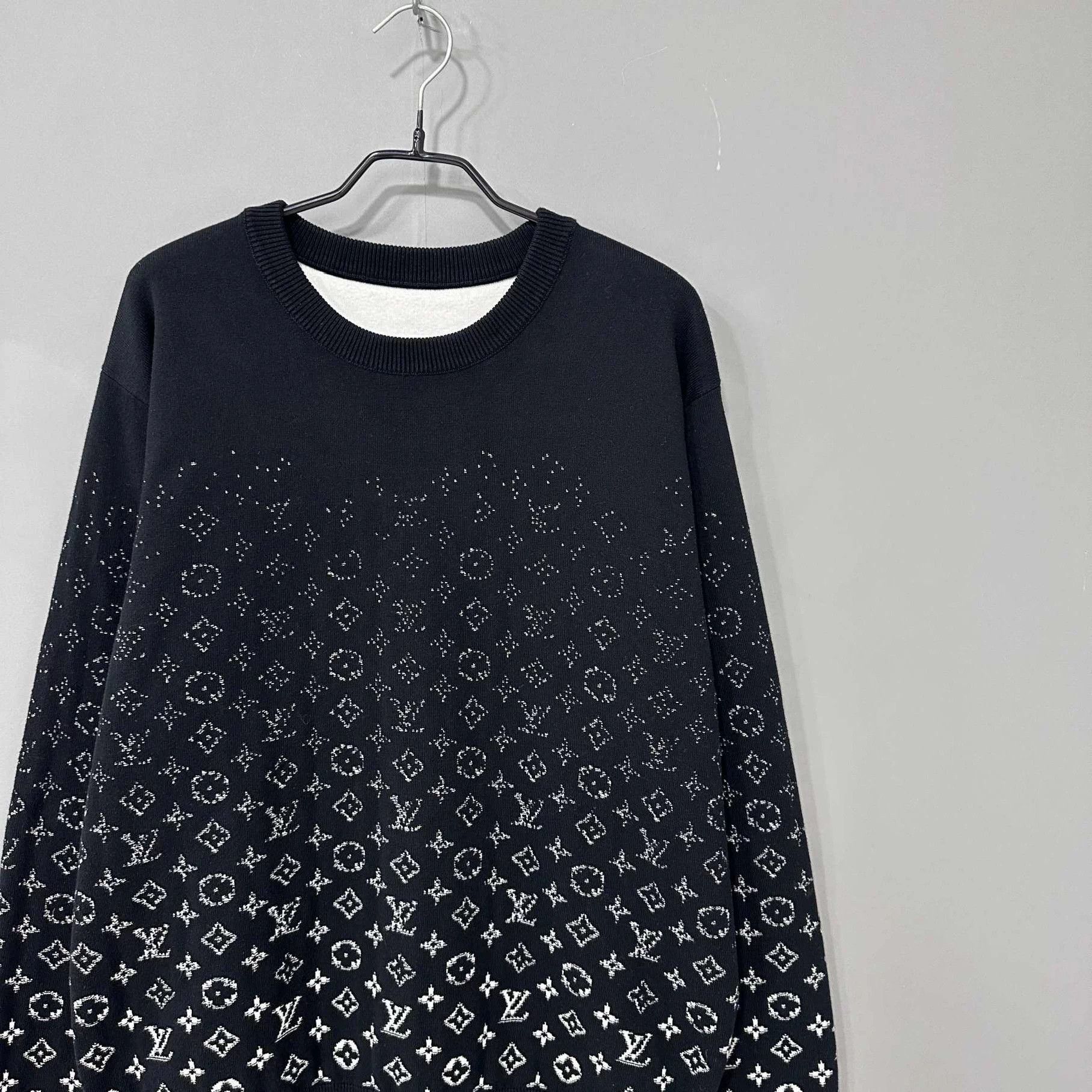 Louis Vuitton LV black white gradient allover print knit L Size US L / EU 52-54 / 3 - 2 Thumbnail