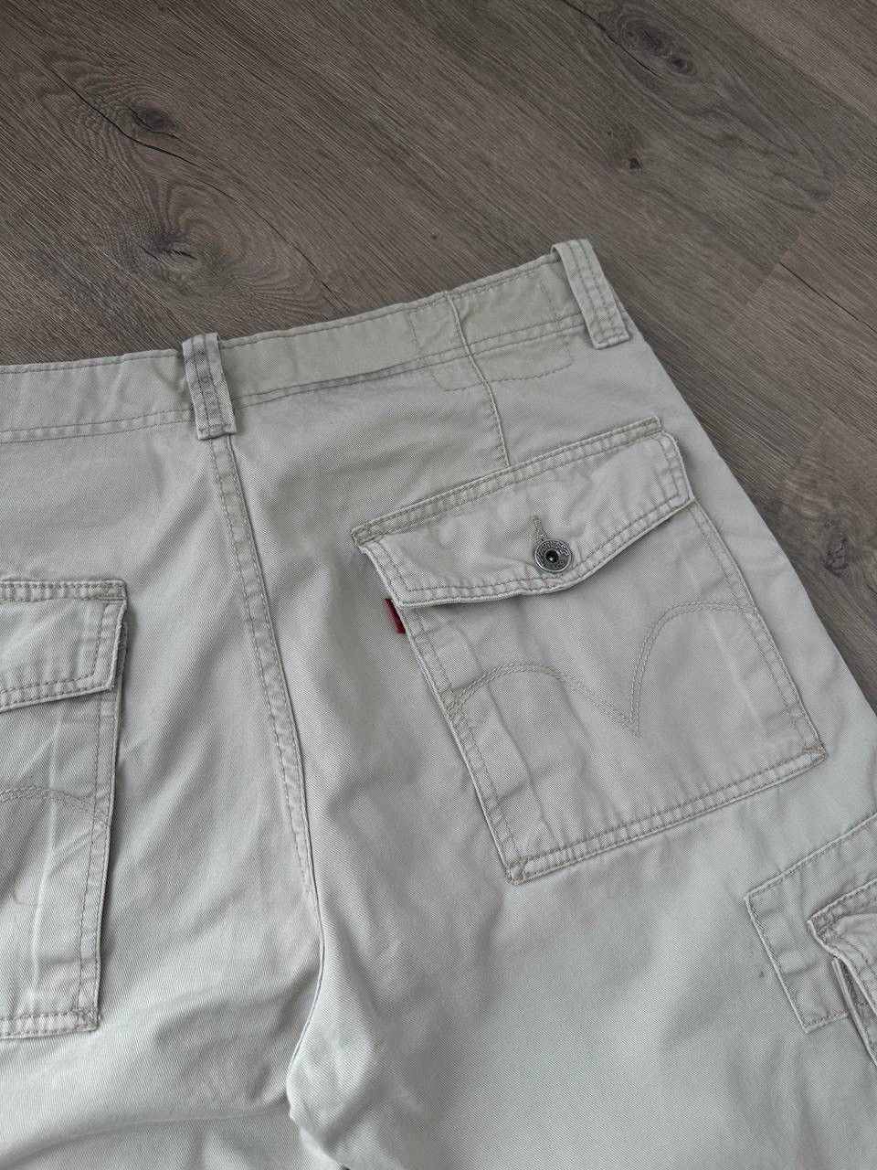 Levi's × Vintage Vintage Levis White Baggy Cargo Pants Size US 33 - 11 Thumbnail