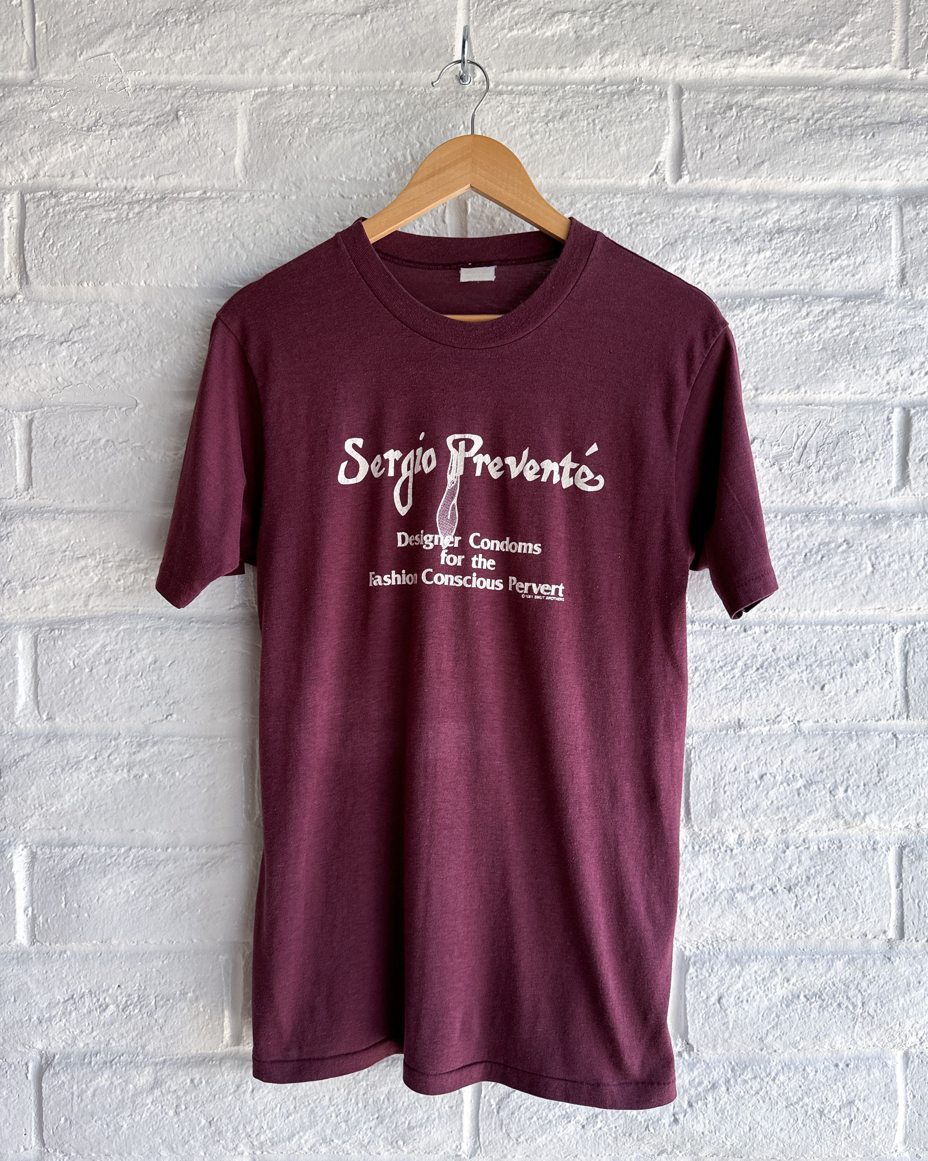 Vintage Vintage 1970s Sergio Prevente Condoms T Shirt XL Funny Humor Size US L / EU 52-54 / 3 - 1 Thumbnail